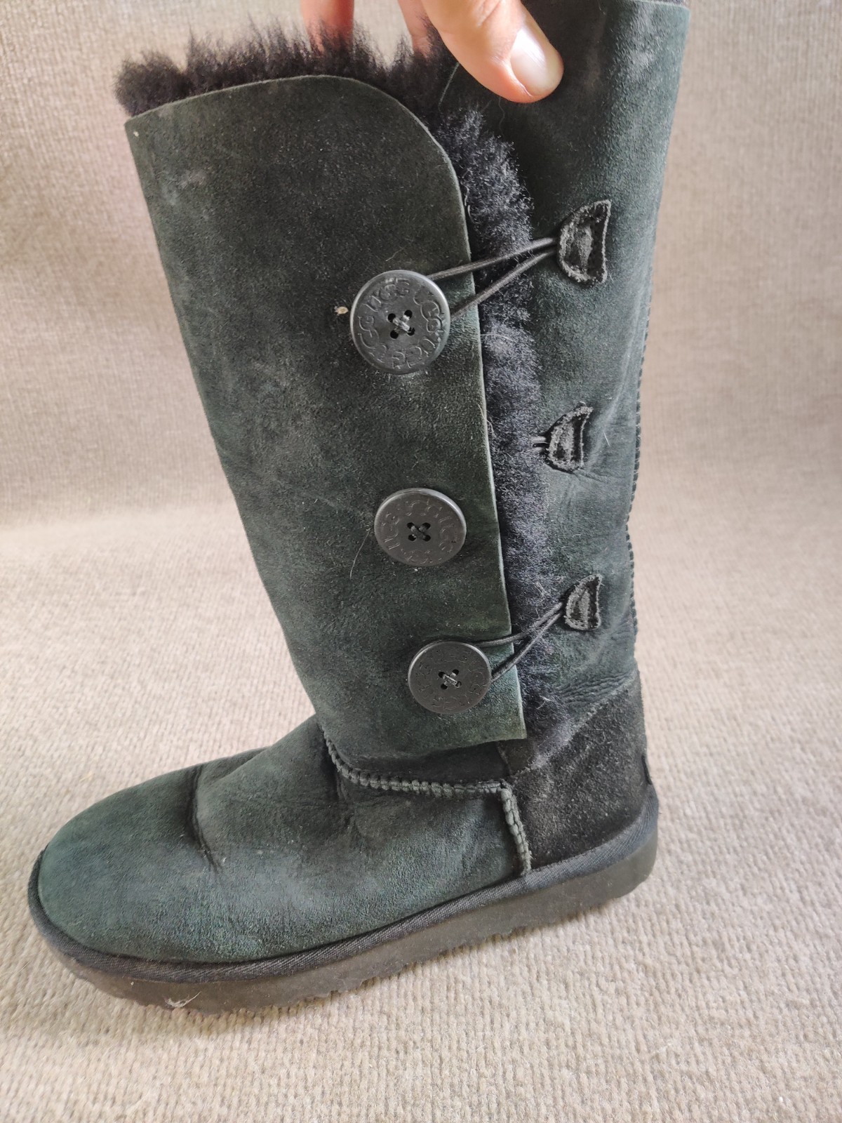 UGG Australia Bailey Button Triplet II Women’s Black Boots Size 8 (1016227)