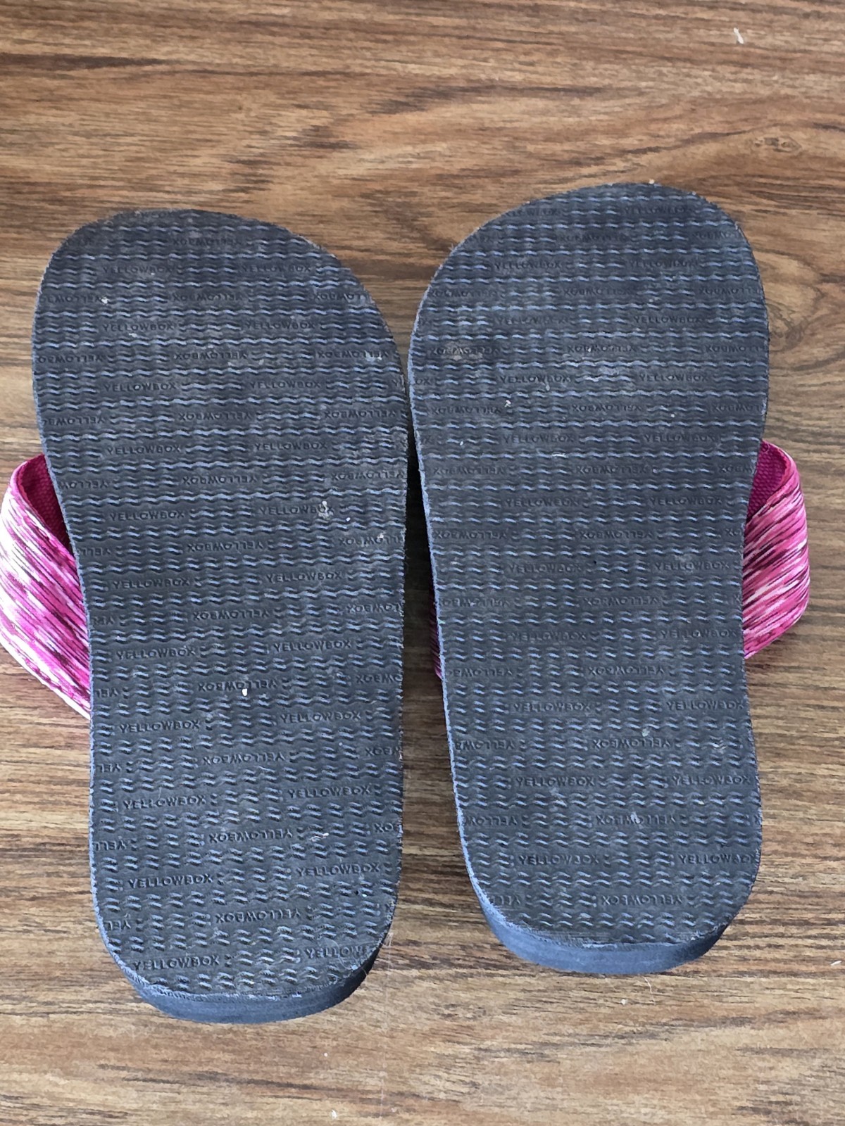 Yellow Box Flip Flop Sandals Size 7.5 Pink Black Farlin Farah Fuschia