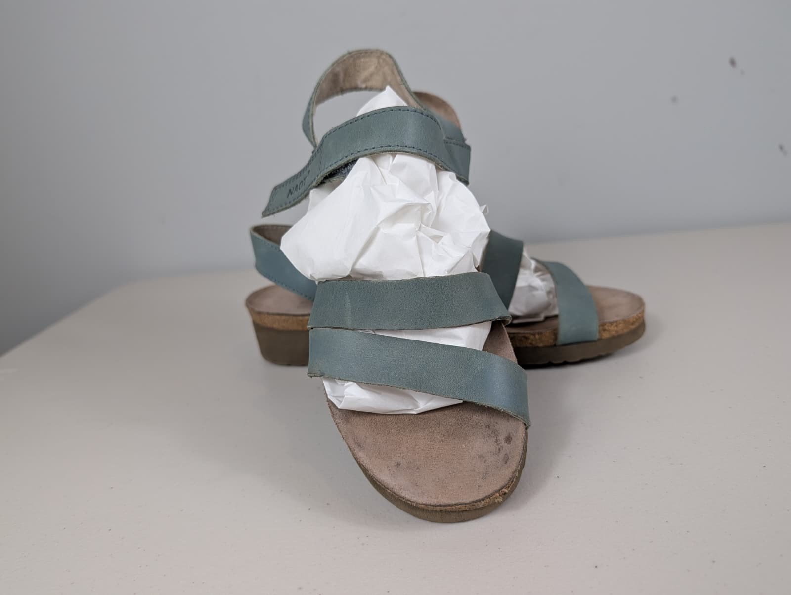 Naot Women’s Kayla green leather sandals size 8