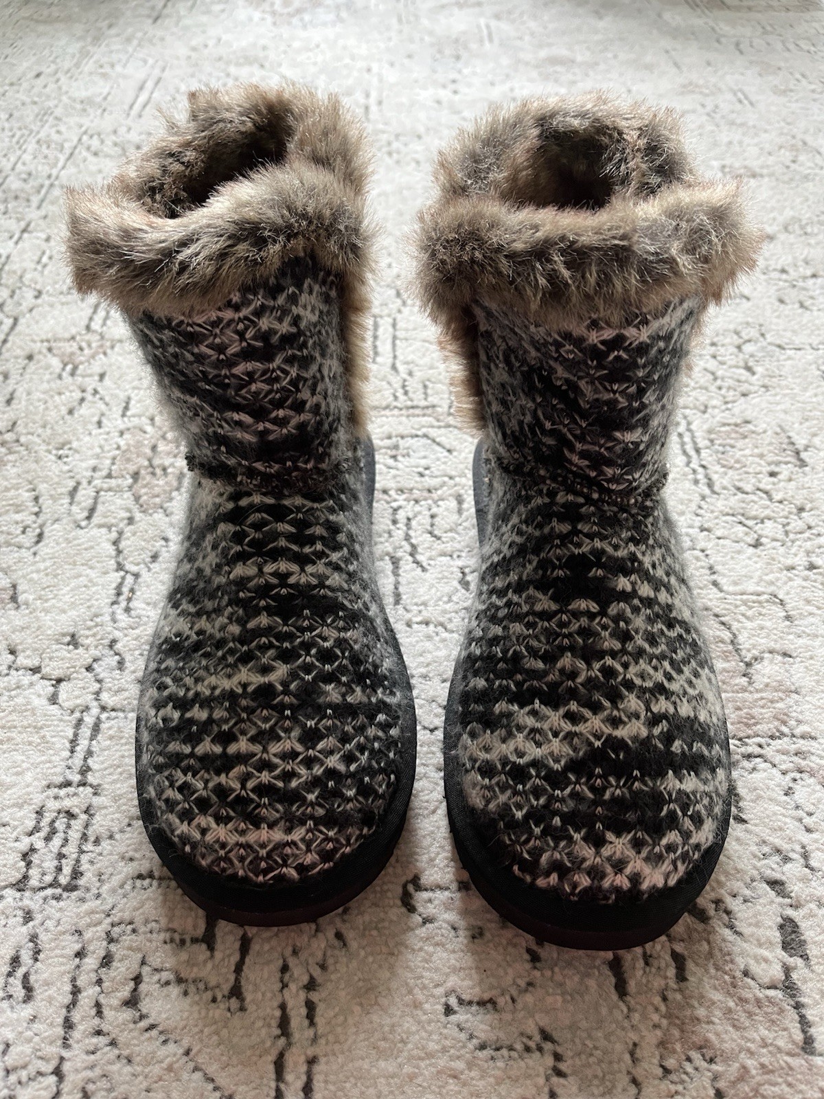 Lamo Yuma Suede & Textile Pull On Faux Fur Lined Winter Boots Black & White – 7