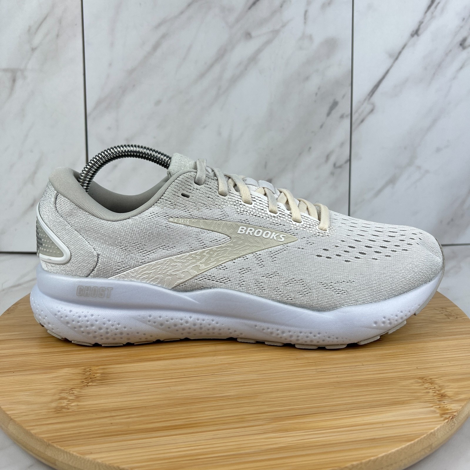 Brooks Ghost 16 Womens Size 10.5 B White Grey Athletic Running Shoes 1204071B151