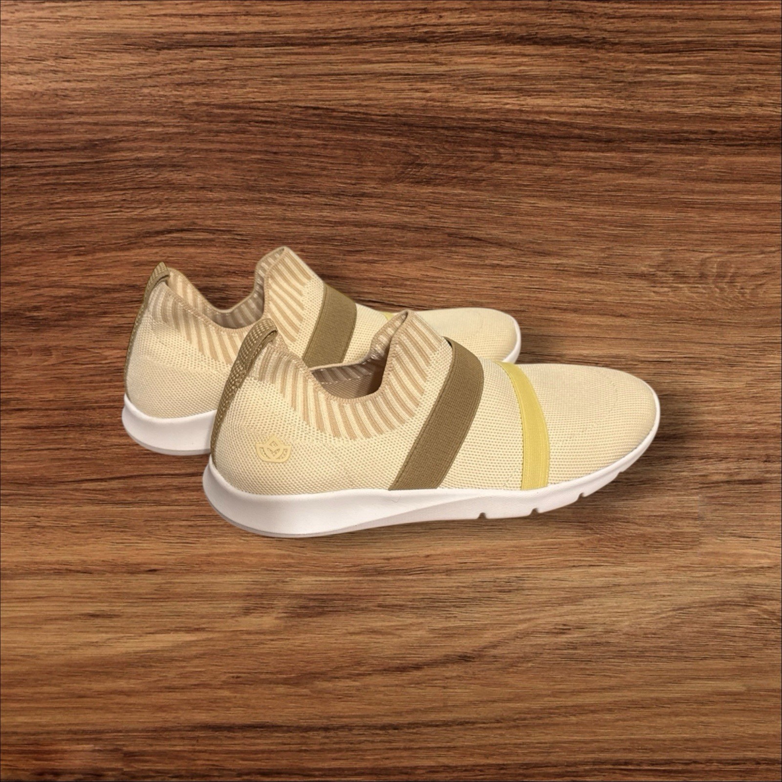 Karma Stretch Classic Spenco Foot Wear Color Navajo USA Women Size 8.5 Sneakers