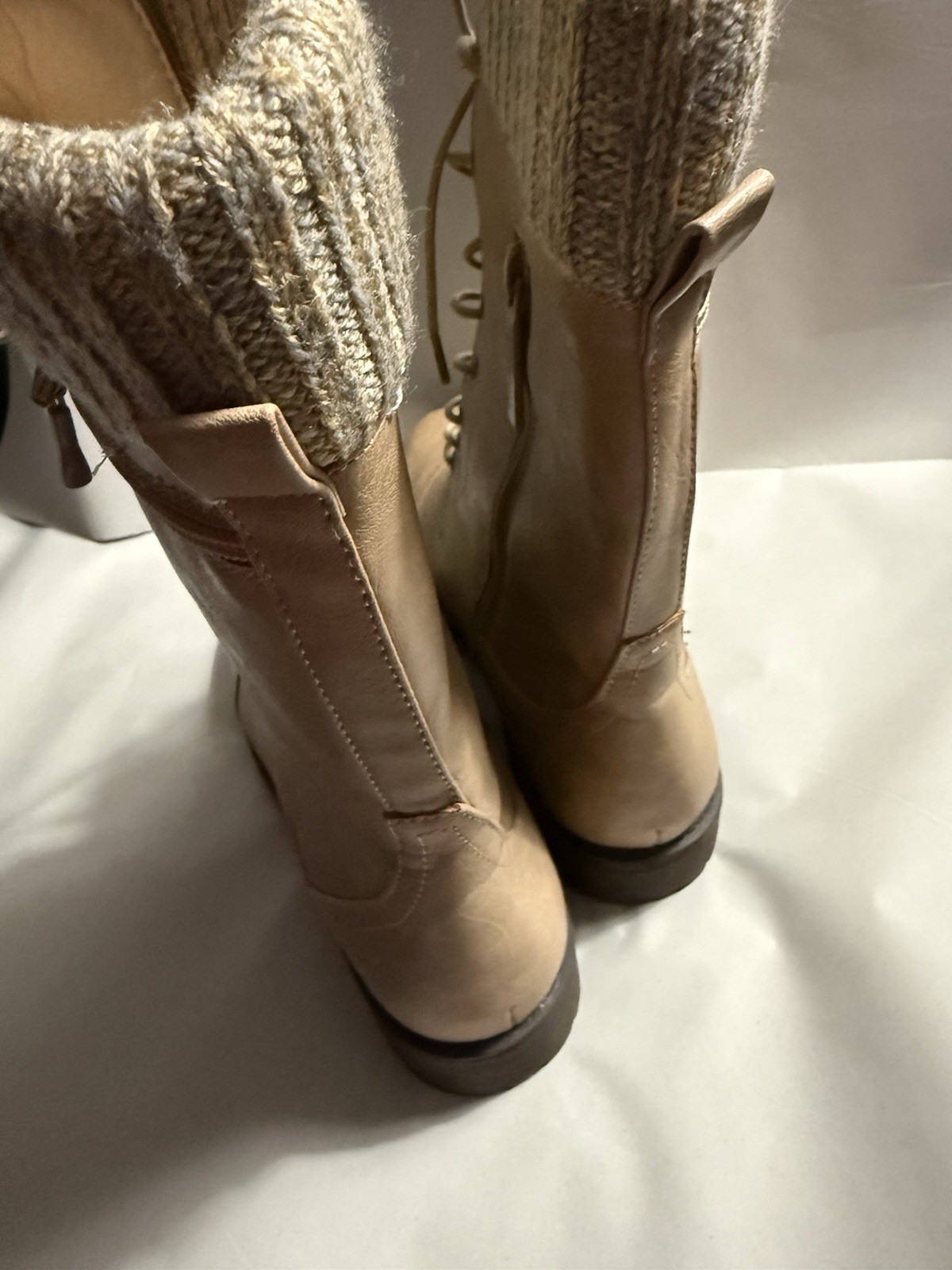 NWOB Daily Shoes Women’s Boots Size 10 Taupe with Pockets! Faux Leather Lace/Zip