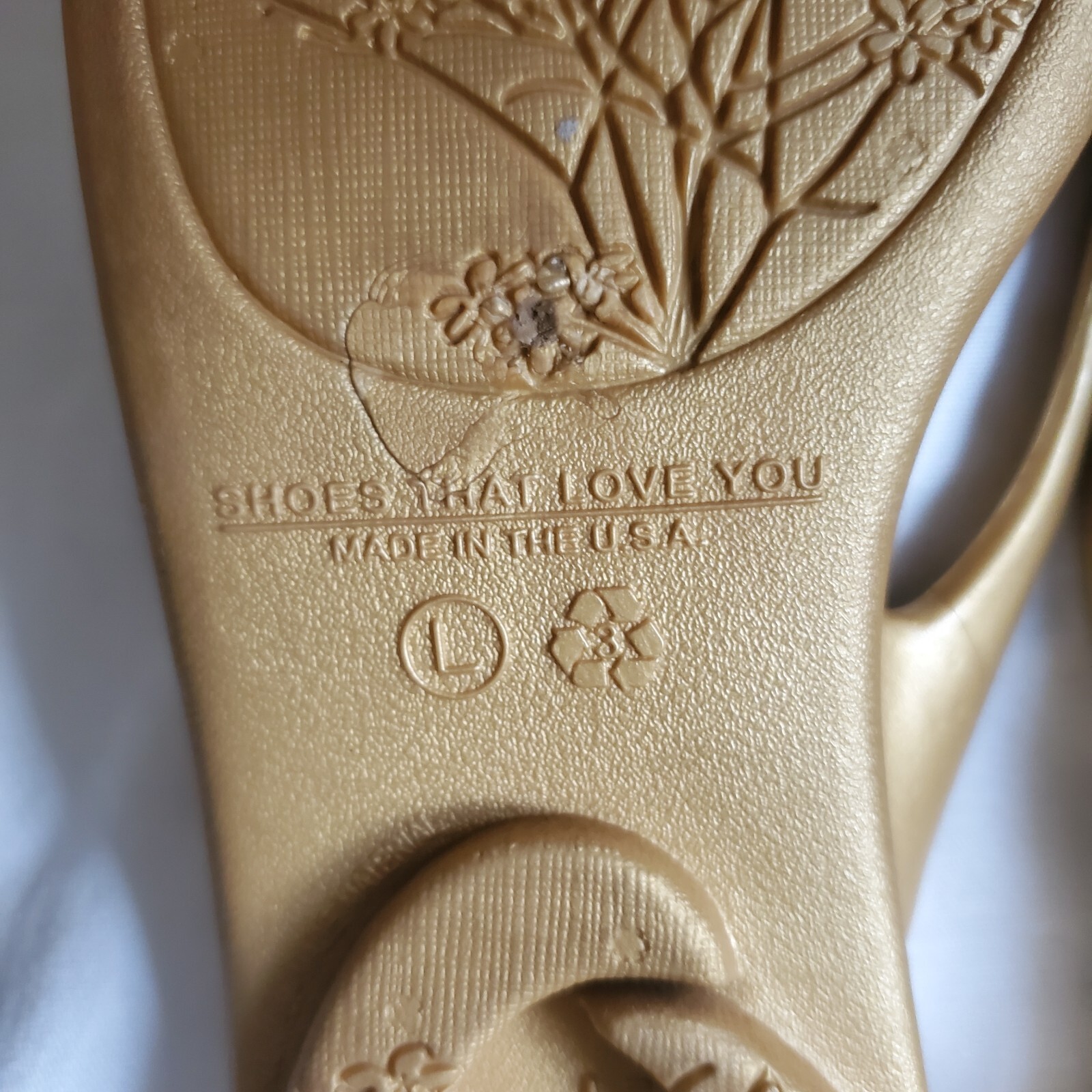 Oka B Flip Flops Sandals Women’s L 10-11 Golden Tan Made In USA Beach Pool