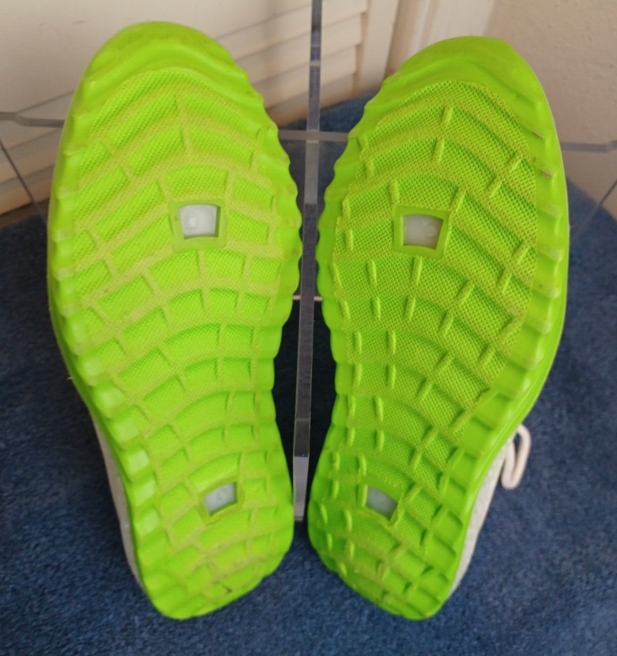 Danskin Positive Ultra Light Comfort Women’s White Neon Green Shoes Size 8