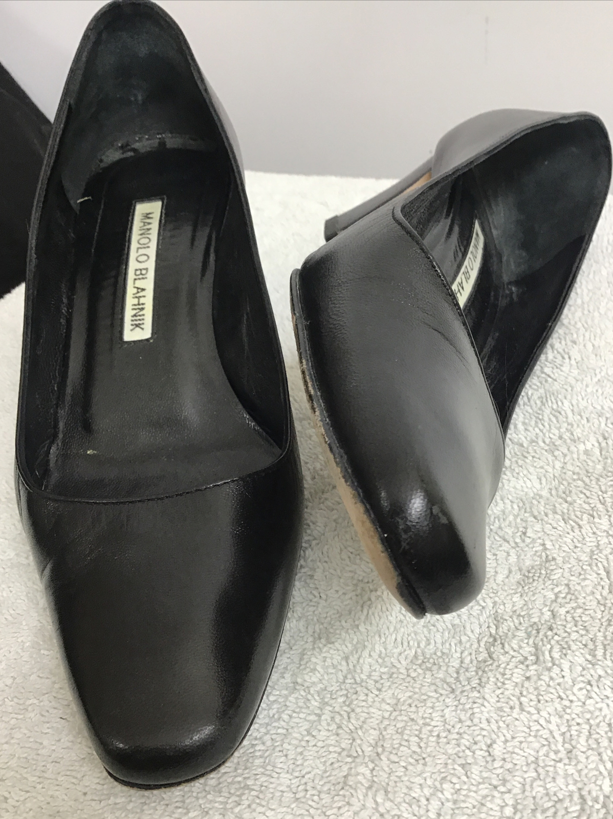 Manolo Blahnik Low Heel Black Leather Pump Semi Round Toe Size 35.5