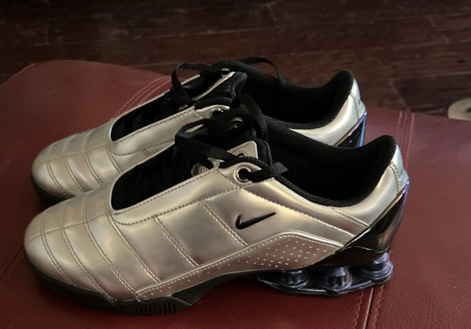Maha Nike Total 90 Secutor Shox Magia Metallic Silver HQ5407-001 Size 5.5 Women