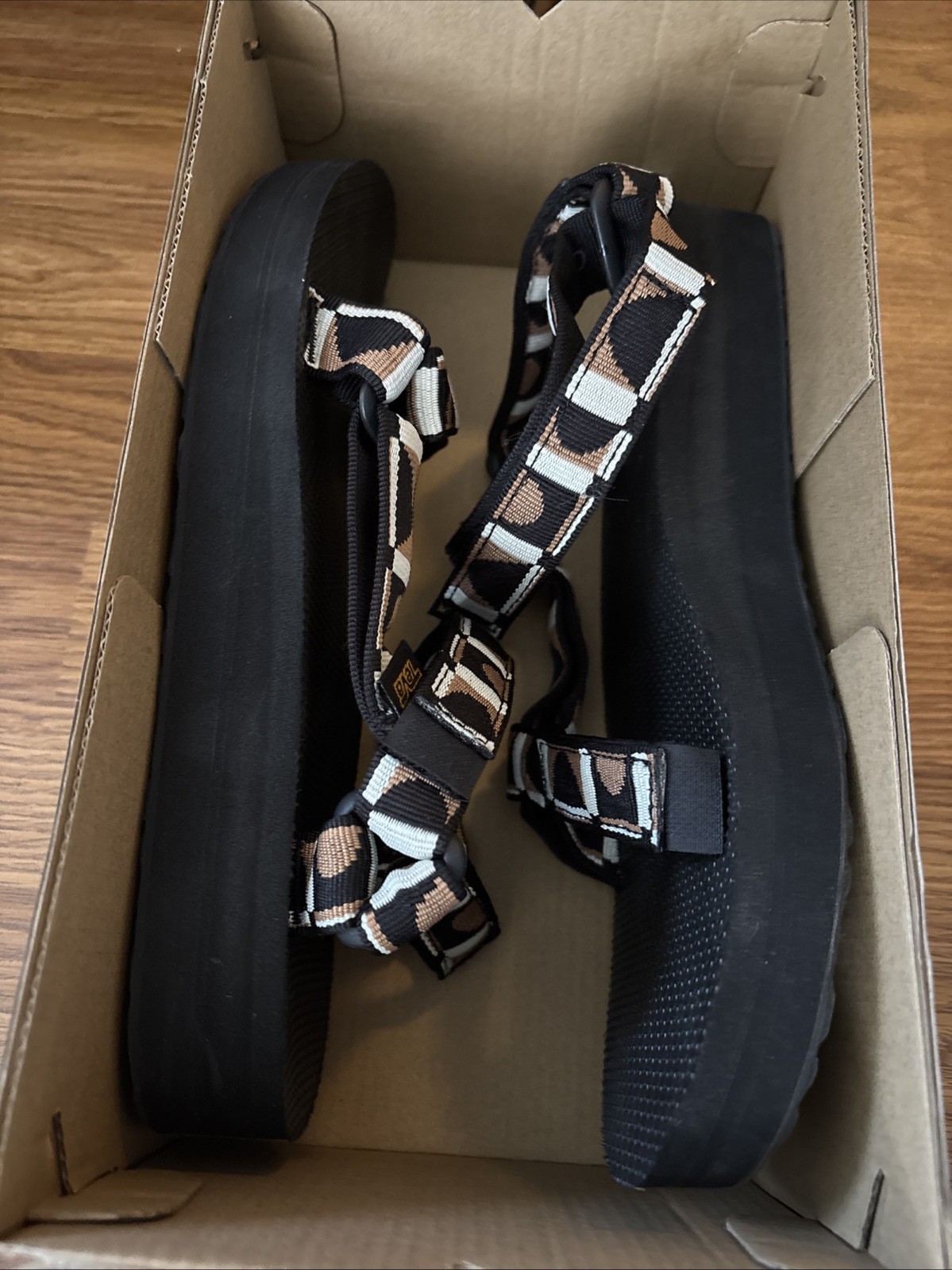 Size 10 BOUNCE BLACK LION 1090969 TEVA MIDFORM UNIVERSAL SANDALS New