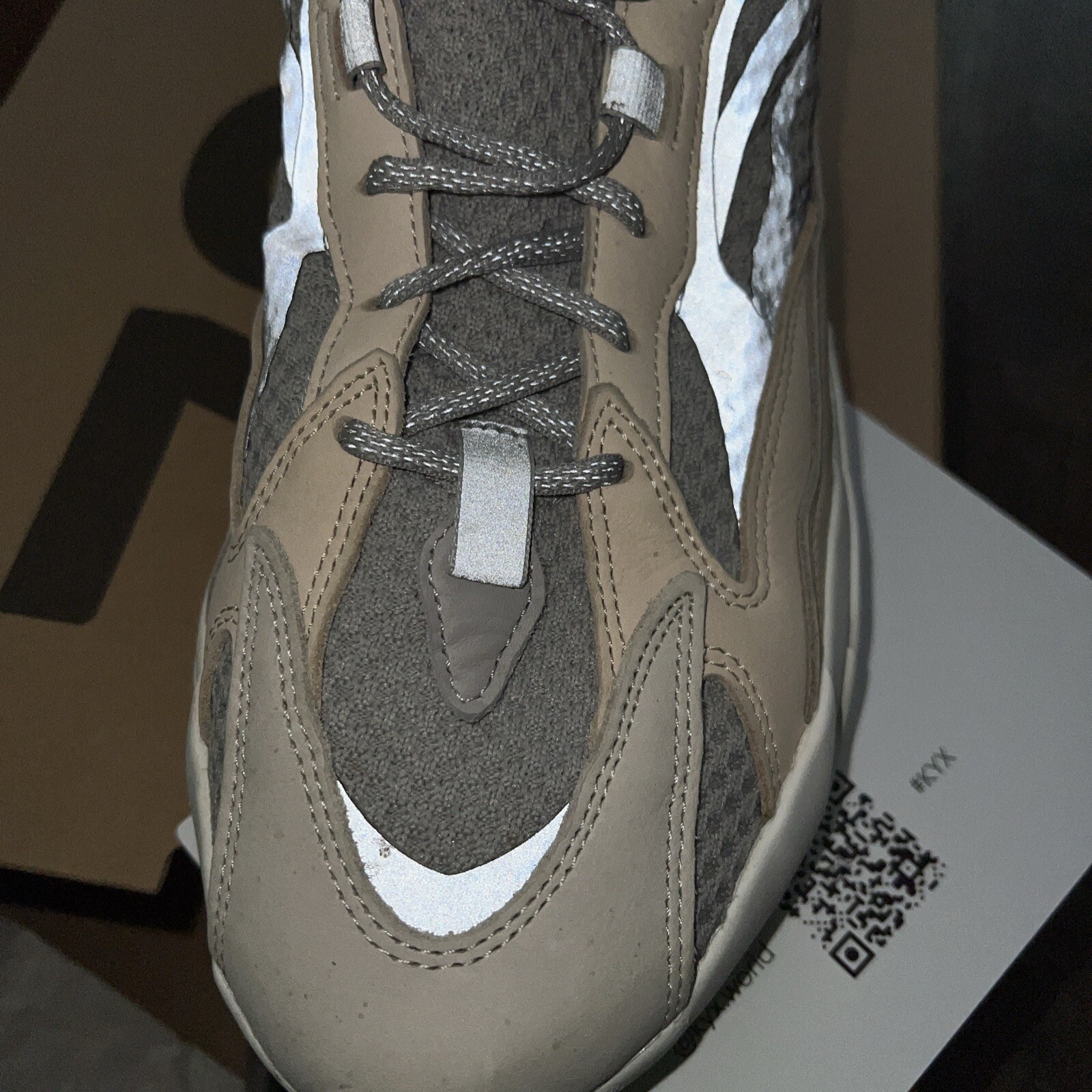 ADIDAS YEEZY Boost 700 V2 Cream – Size 13 new with box