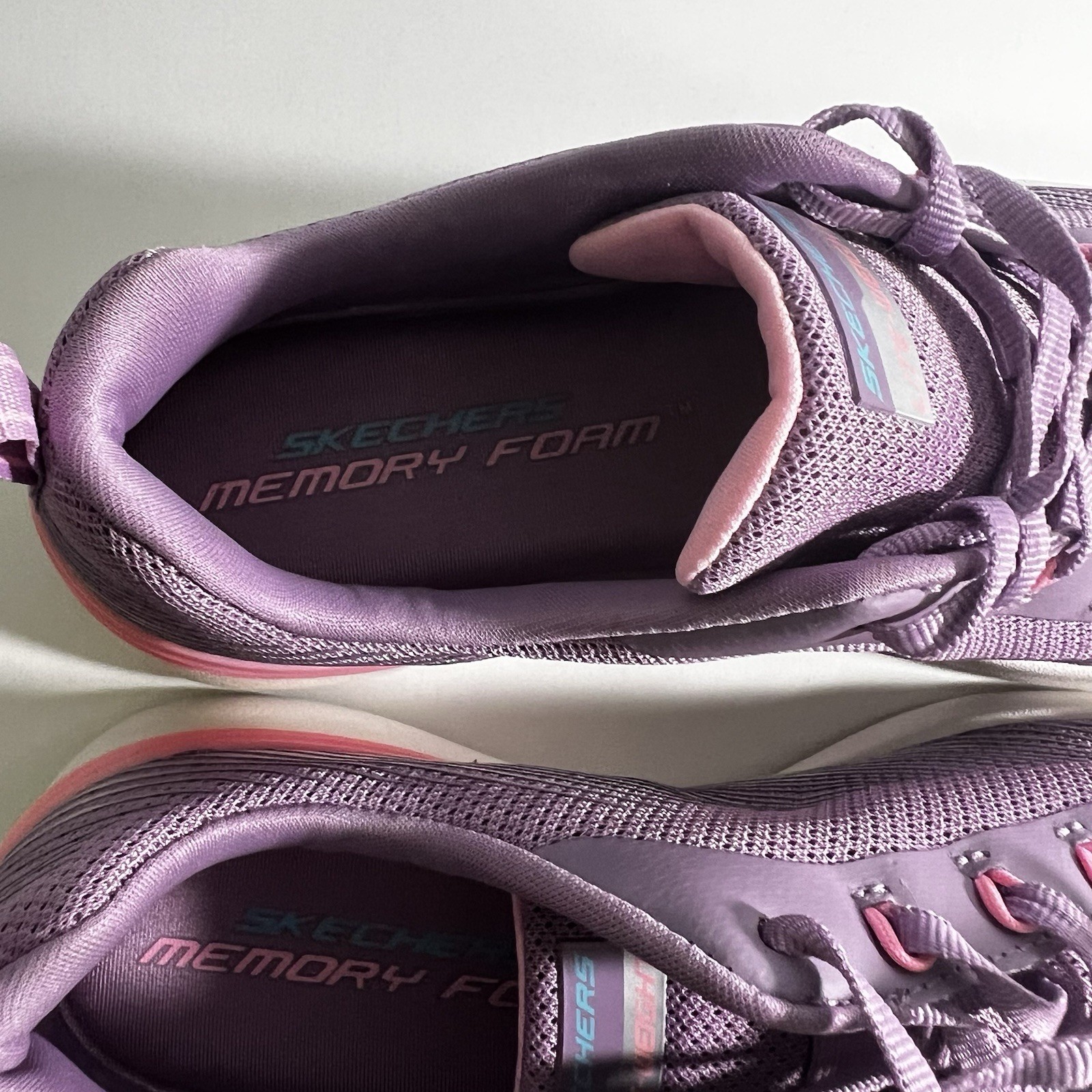 SKECHERS Memory Foam Lightweight Low Top Athletic Sneaker Purple Pink 149669