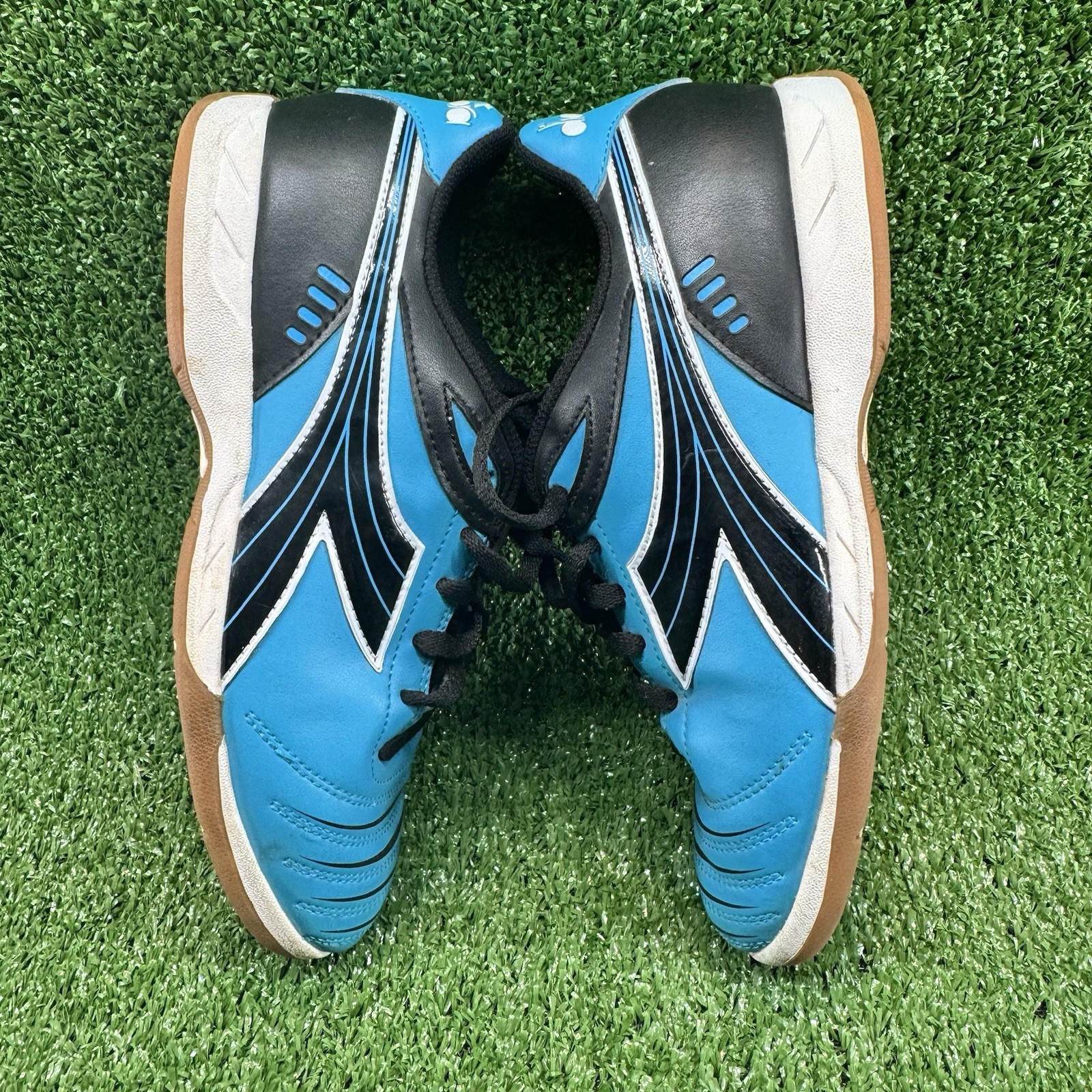 Diadora indoor Soccer Men’s Shoes Size 6.5 Blue 0145
