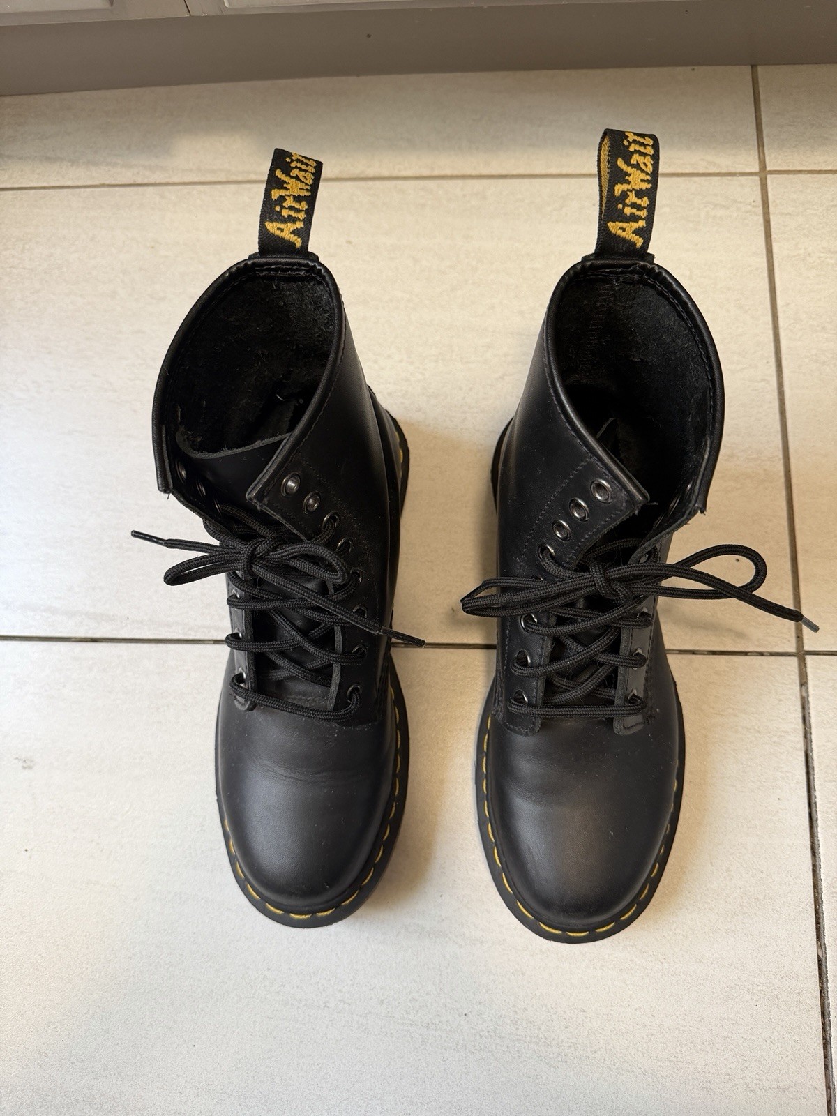 Dr. Martens 1460 Women’s Original Smooth Leather Lace Up Boots – Black,Size 7 US
