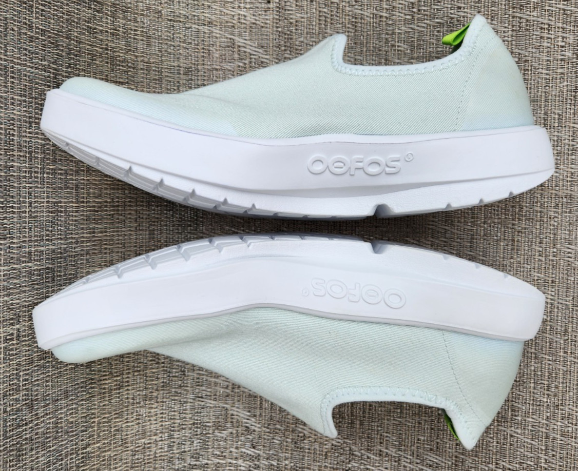 OOFOS OOMG EEZEE Low Recovery Casual Shoe, Pale Green, Women’s 8, EUR 39