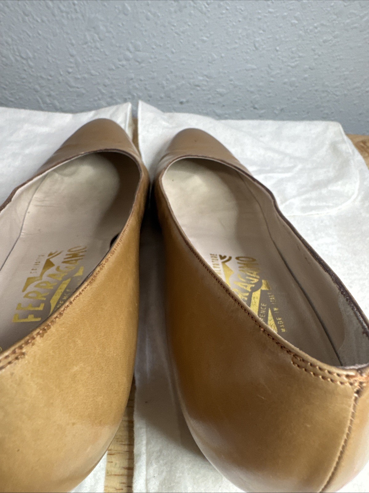 Vintage Salvatore Ferragamo Italy Tan Leather Pumps Shoes sz 8 AAA Narrow