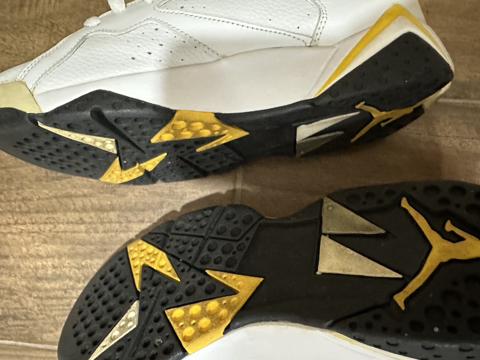 Jordan 7 Maize Size 7.5 (No Box Separation Please Read Description & See Photos)