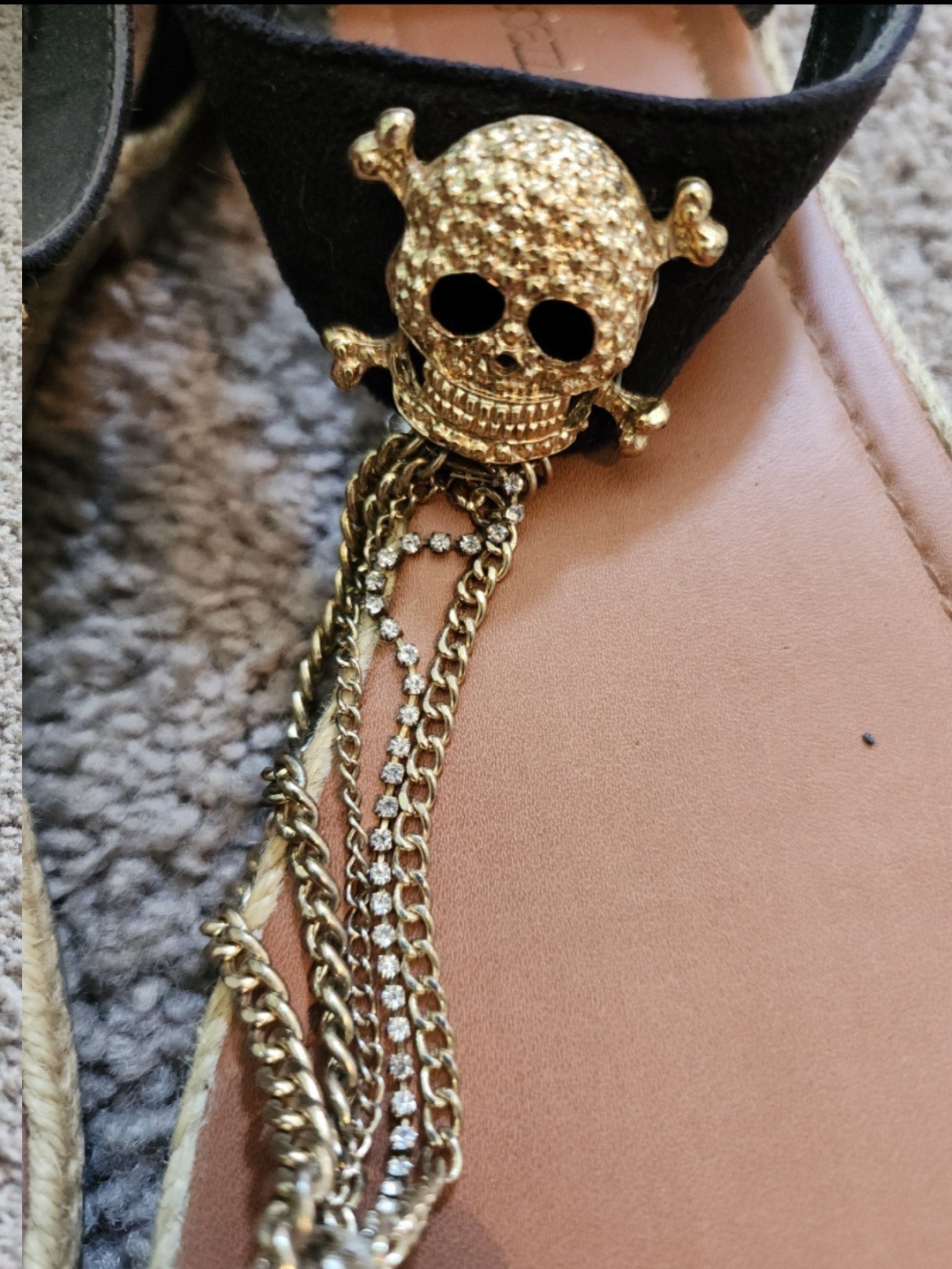 Women’s Black/Gold Strappy Flat Sandals Skull Chain Stud Buckle