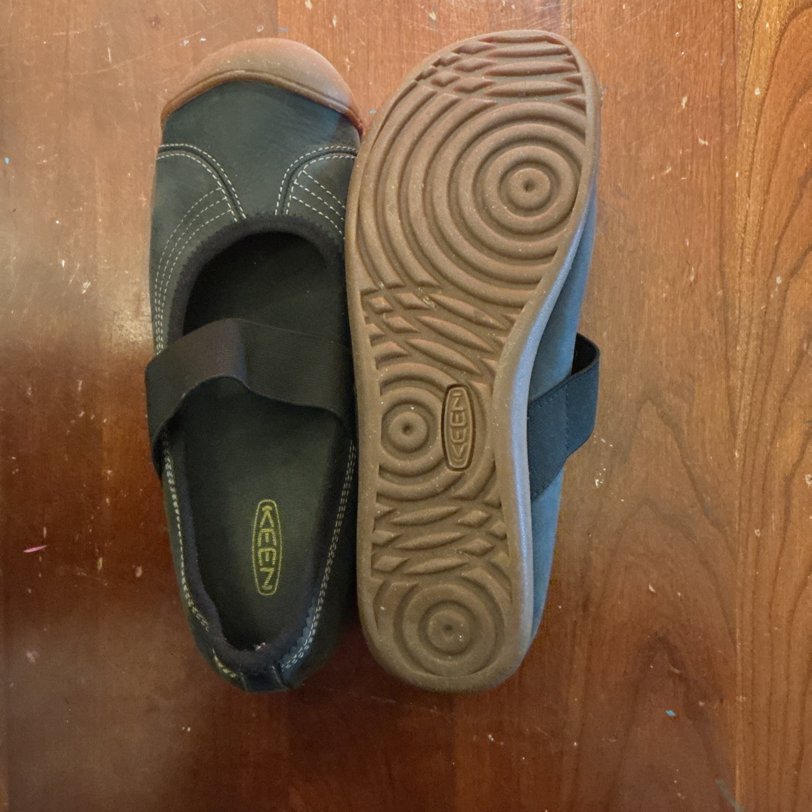 Keen Sienna Black Maryjane’s Leather Uppers Toe Guard Rubber Soles Size 9