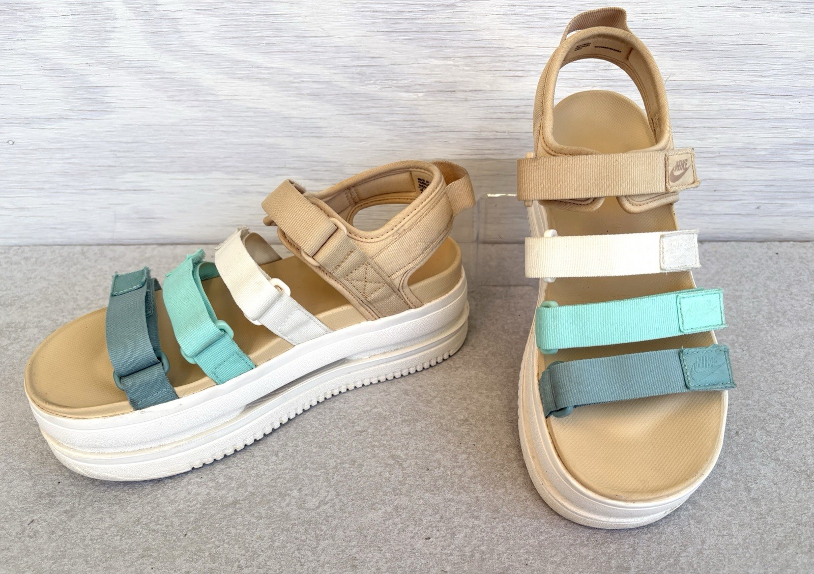 Nike Icon Classic Women’s Mineral & Hemp Strappy 2.5 Inch Platform Sandal Size 8
