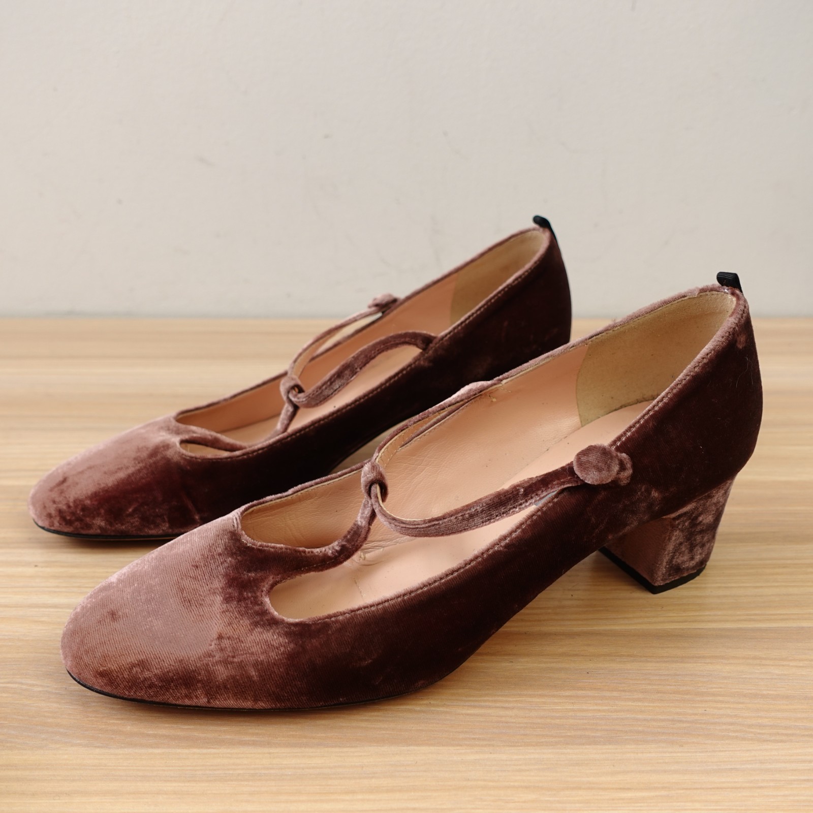SJP Sarah Jessica Parker Mary Jane Shoes Womens 37.5 7 Mauve Velvet Heel ITALY