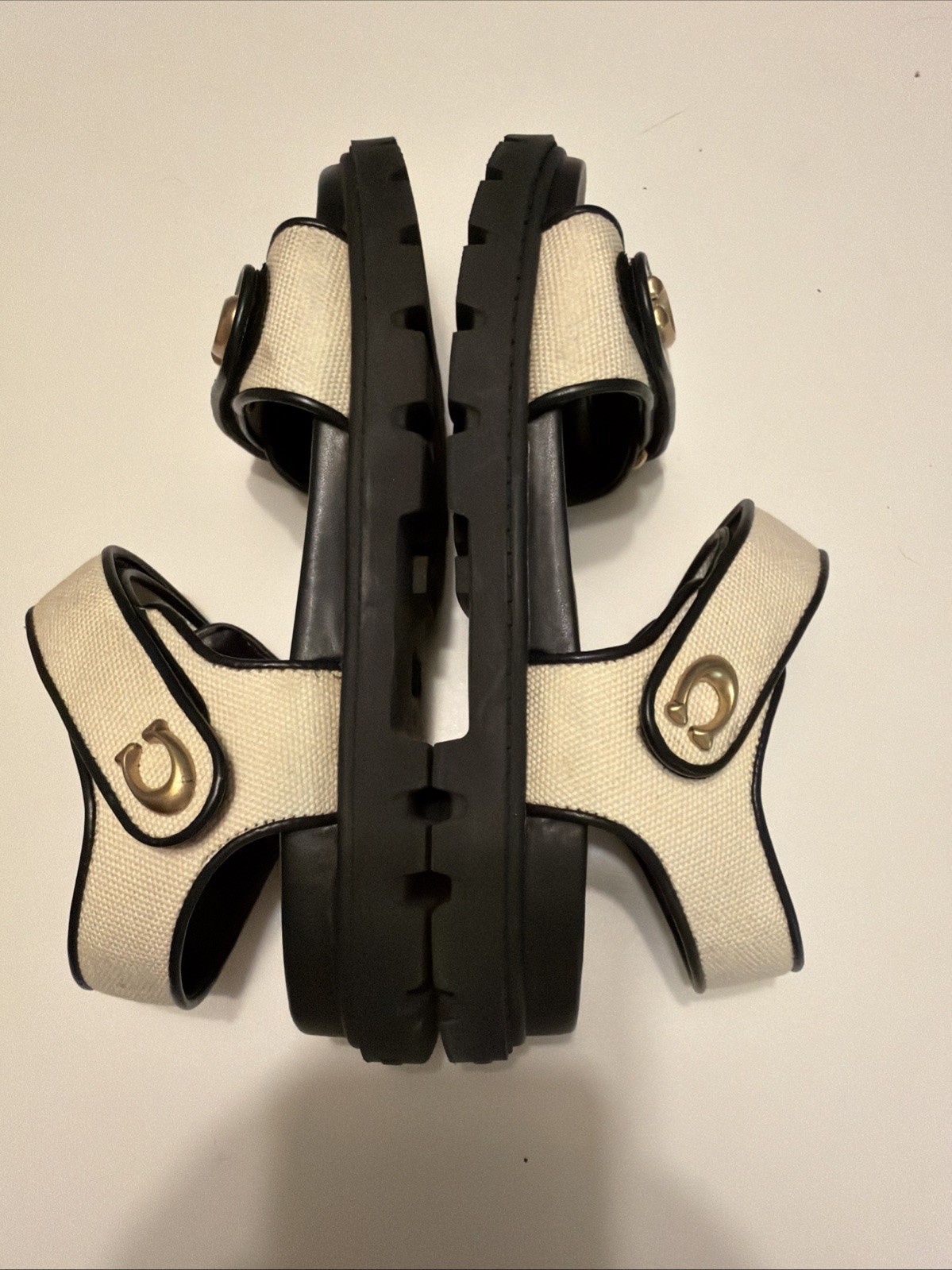 Coach Brynn Sandal Chalk/black Size 8.5 CEF36 *see Callout