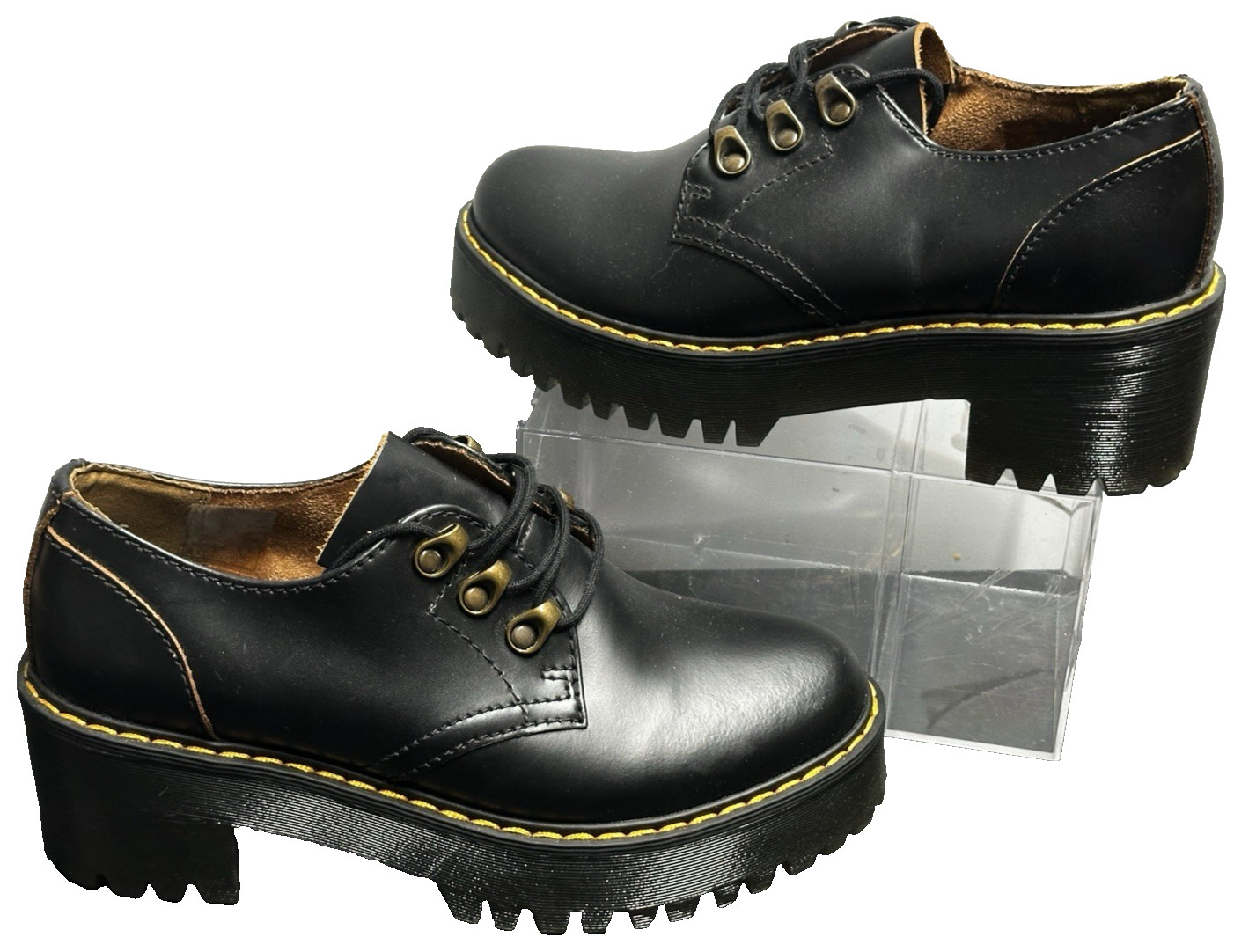 Dr Martens Leonalo LA004 Black Leather Chunky Lace Up Loafer Women’s SZ: 6 -Used