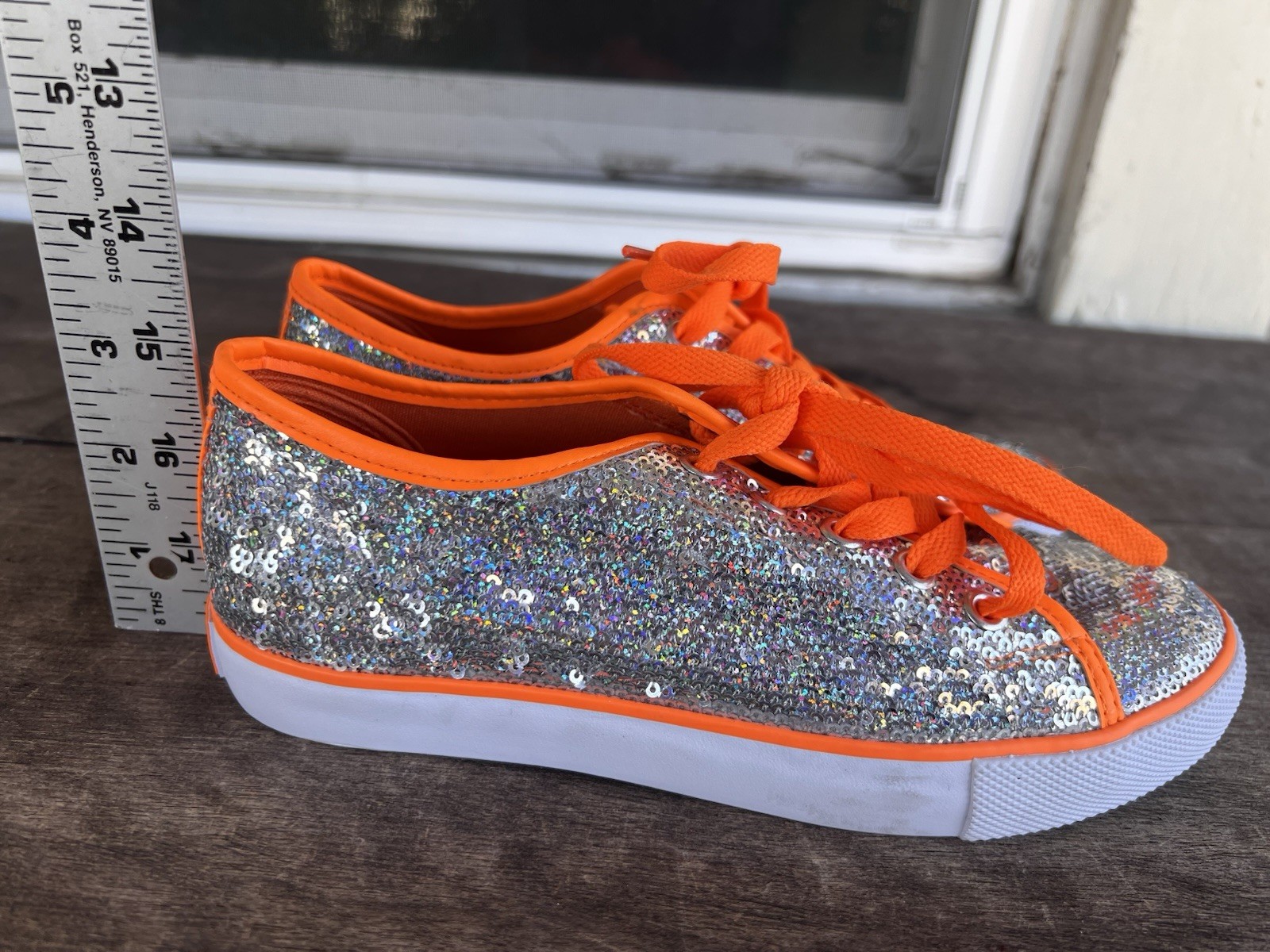 Gotta Flurt Pizzazz Womens Silver Sequin with Orange Accents Shoes Sneakers Sz 3