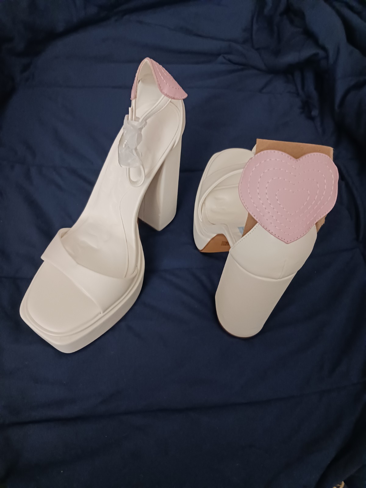 Olivia Miller Women’s AMOUR Platform Heel White Pink Pin-up Sz 9 5in Heel New