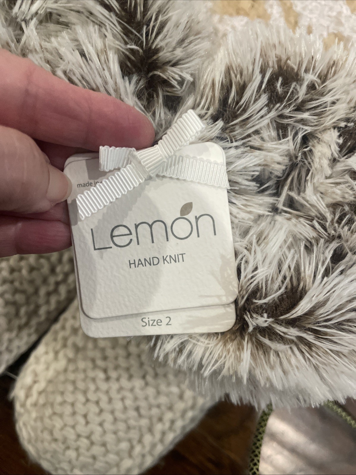 NWT LEMON Cabin Hand Knit Chunky Cottage core Sz M/L Slippers Cream/Fur