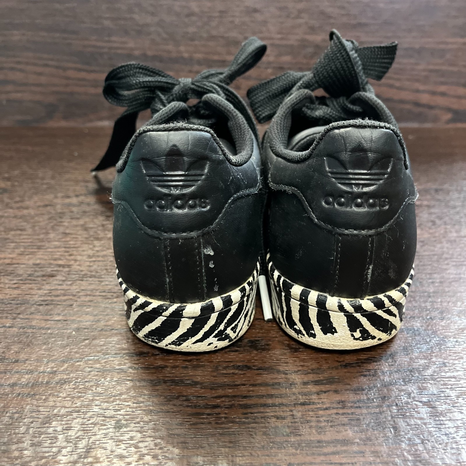 Adidas Womens Superstar Sneakers Size 6 Black Zebra Stripe Print Shell ToeFV3448