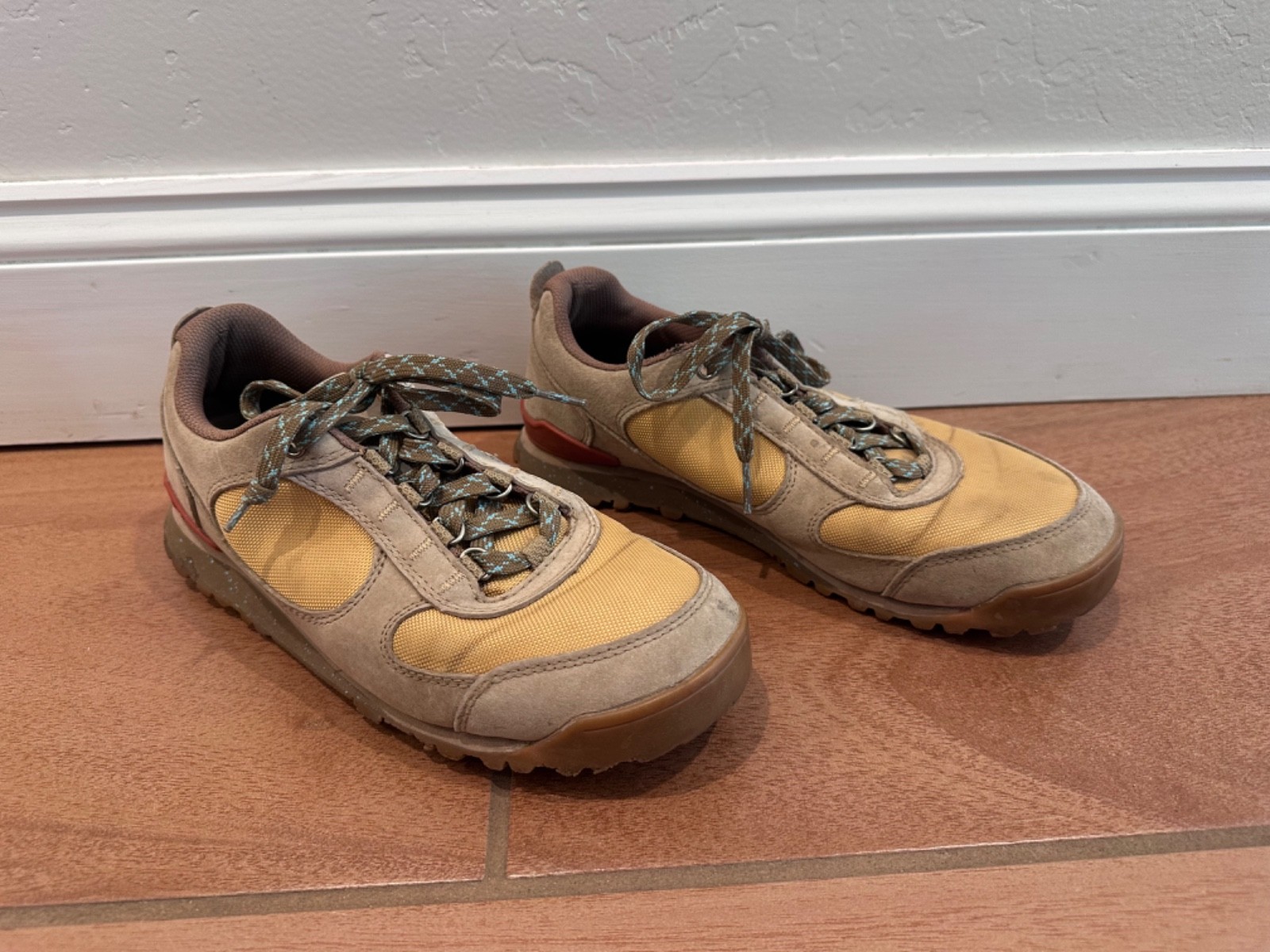 Danner Jag Low Hiking Shoes Women’s Size 8 EUR 38.5 Summer Wheat/Antique Bronze