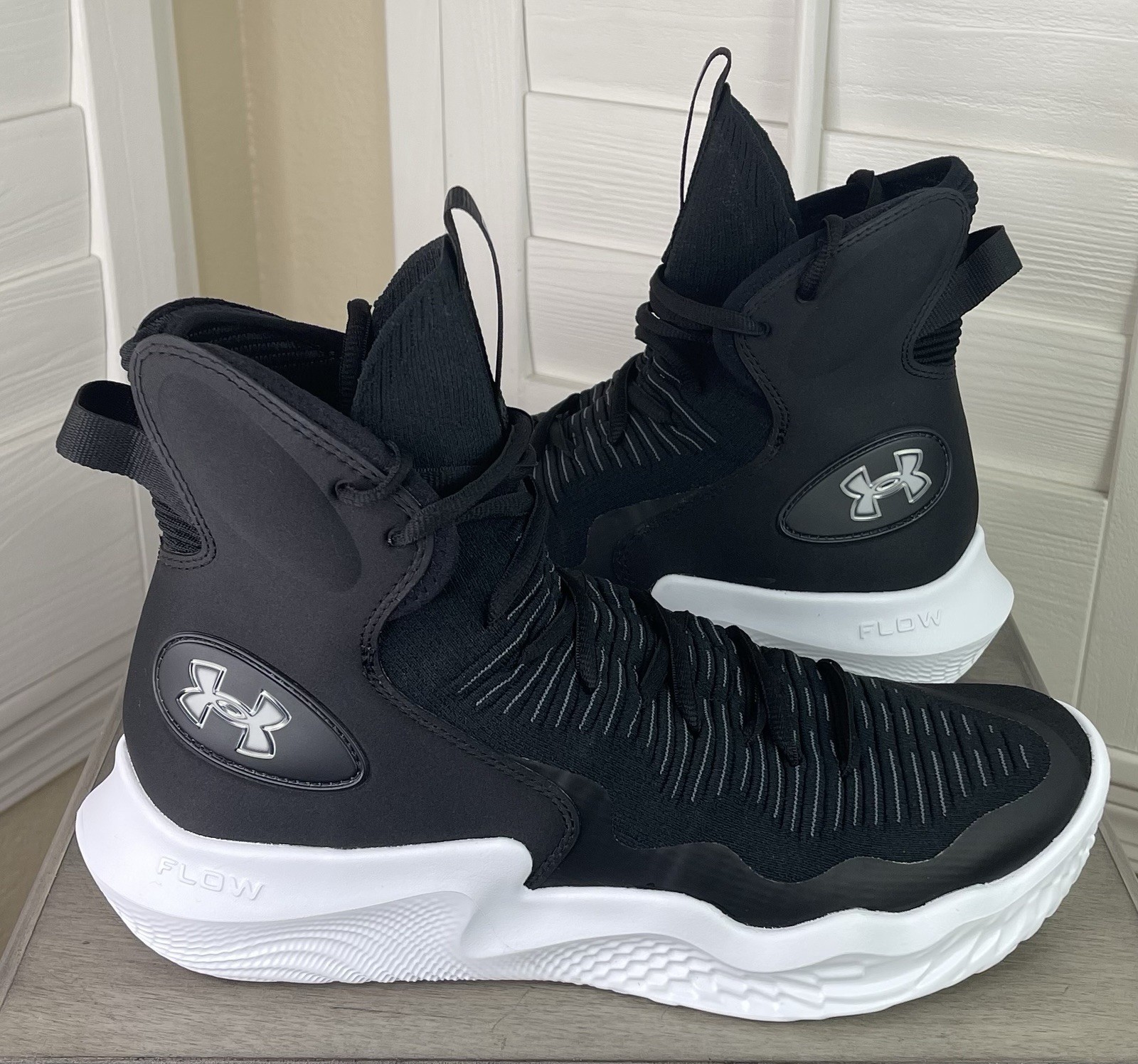 Under Armour Flow Highlight Ace Black Volleyball Shoes 3027083 001 – Women’s 12