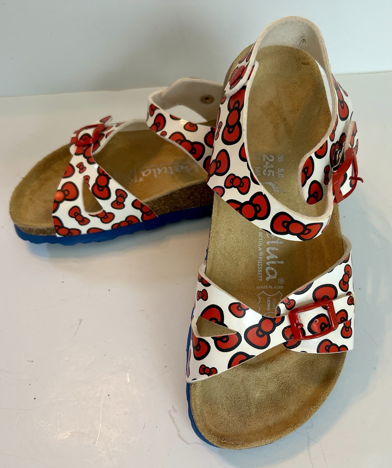 BETULA Sandals White W/Red Bows Hello Kitty Collaboration Women’s Size 7 Narrow