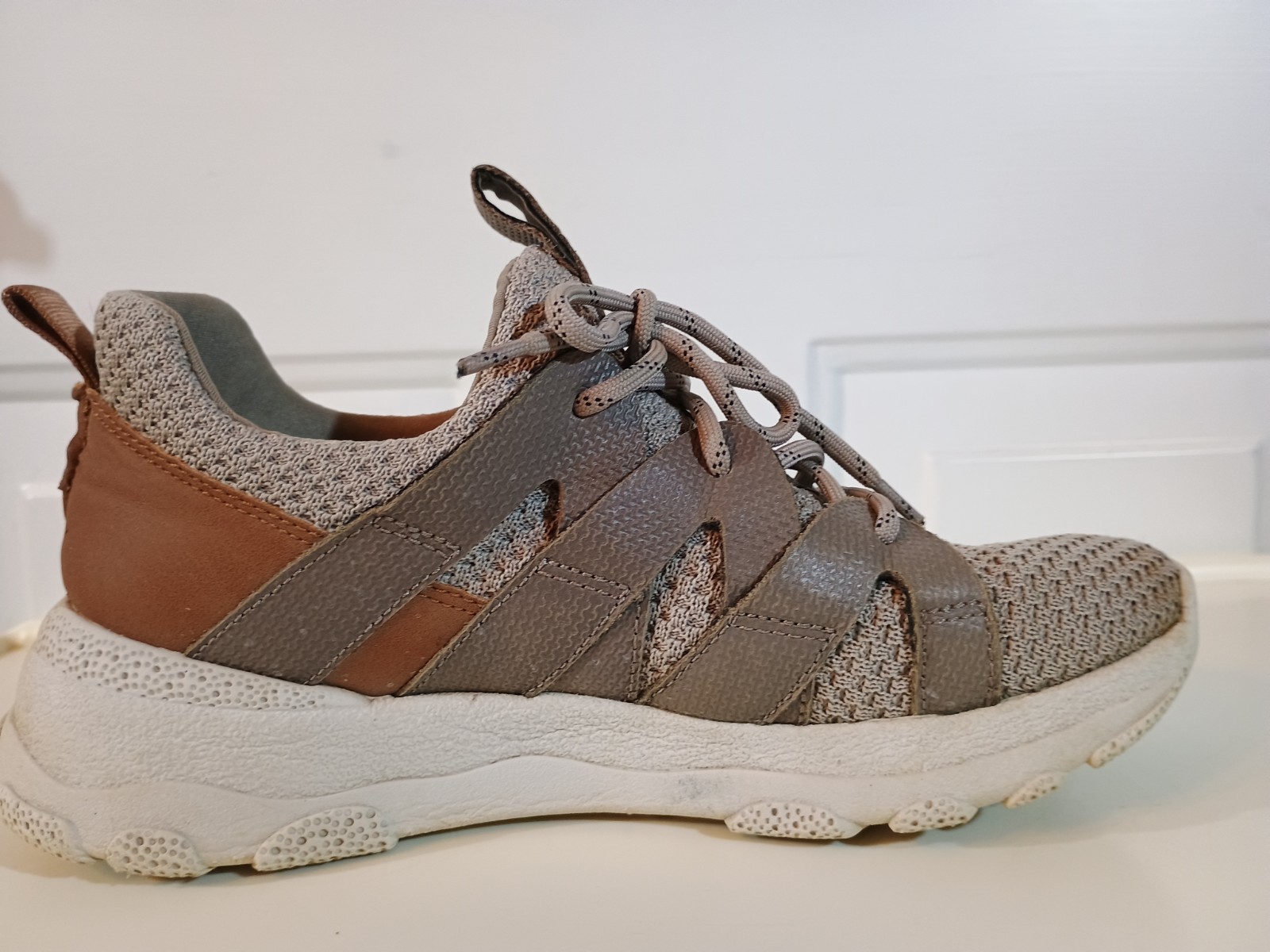 Otbt Unison Lace Up Taupe Synthetic Leather / Fabric Comfort Shoes sz 6.5