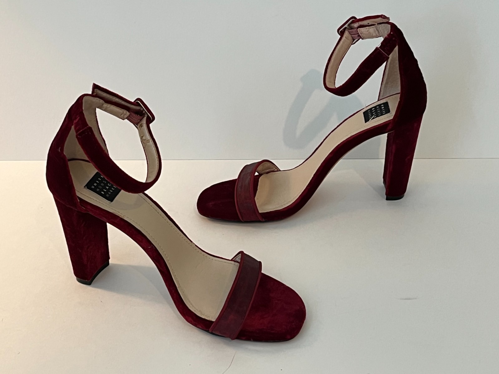 White House Black Market Maroon Velvet 3.25″ Block Heels Ankle Strap Womens 6.5M
