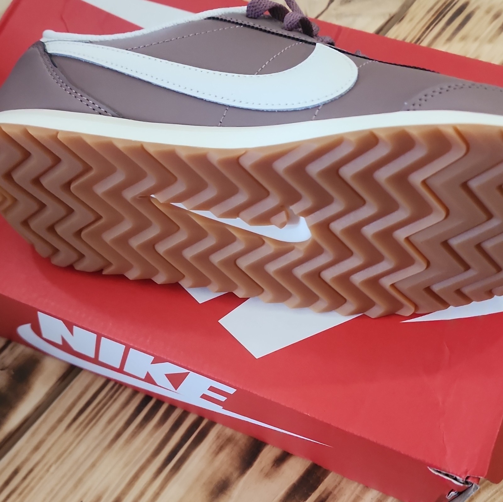 Nike Pacific LTR Women’s Low Top Lace-Up Sneakers Brown/White HV6430-200