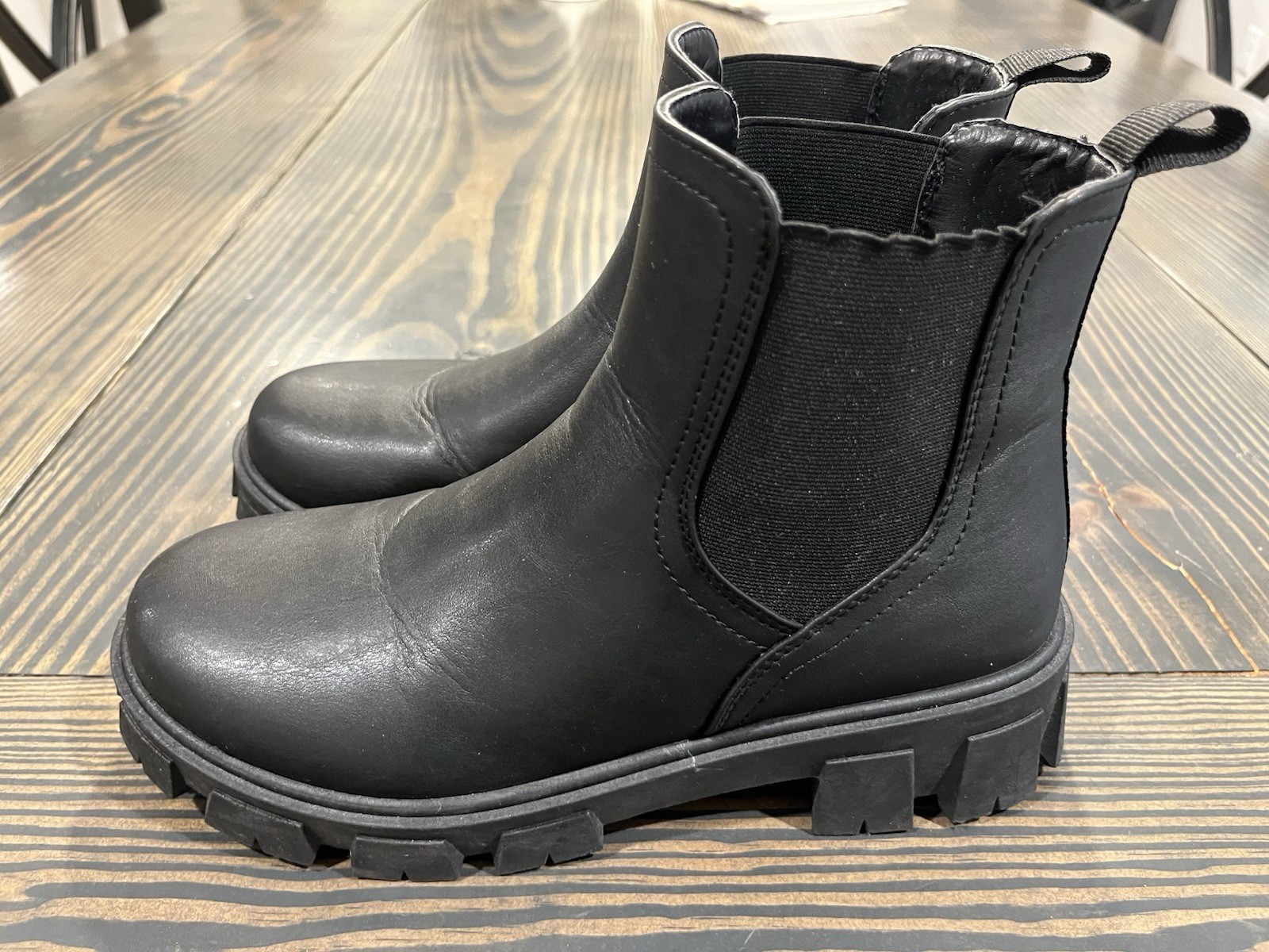 Sugar Jaiden Chelsea Black Slip-on Ankle Boots (Women’s Size 8) Great Condition!