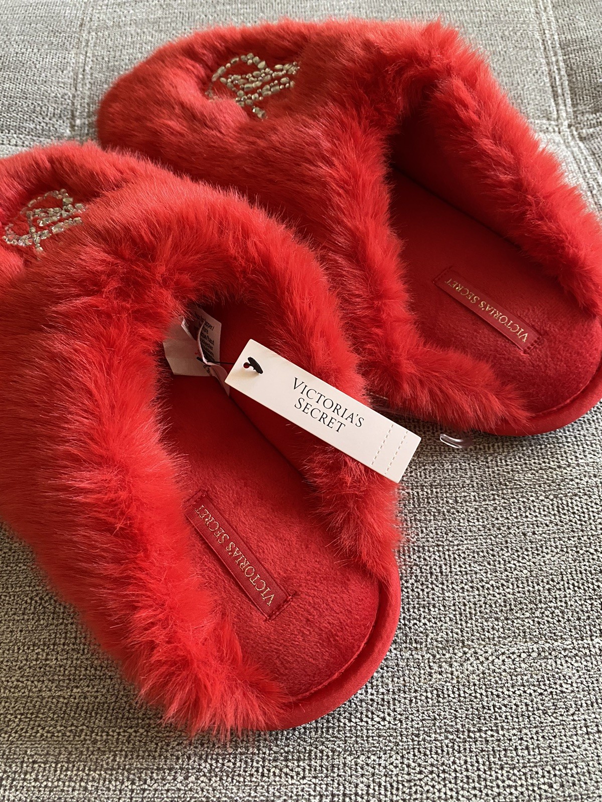 Victoria’s Secret VS Soft Plush Closed Toe Faux Fur Slippers Lipstick Red S M L