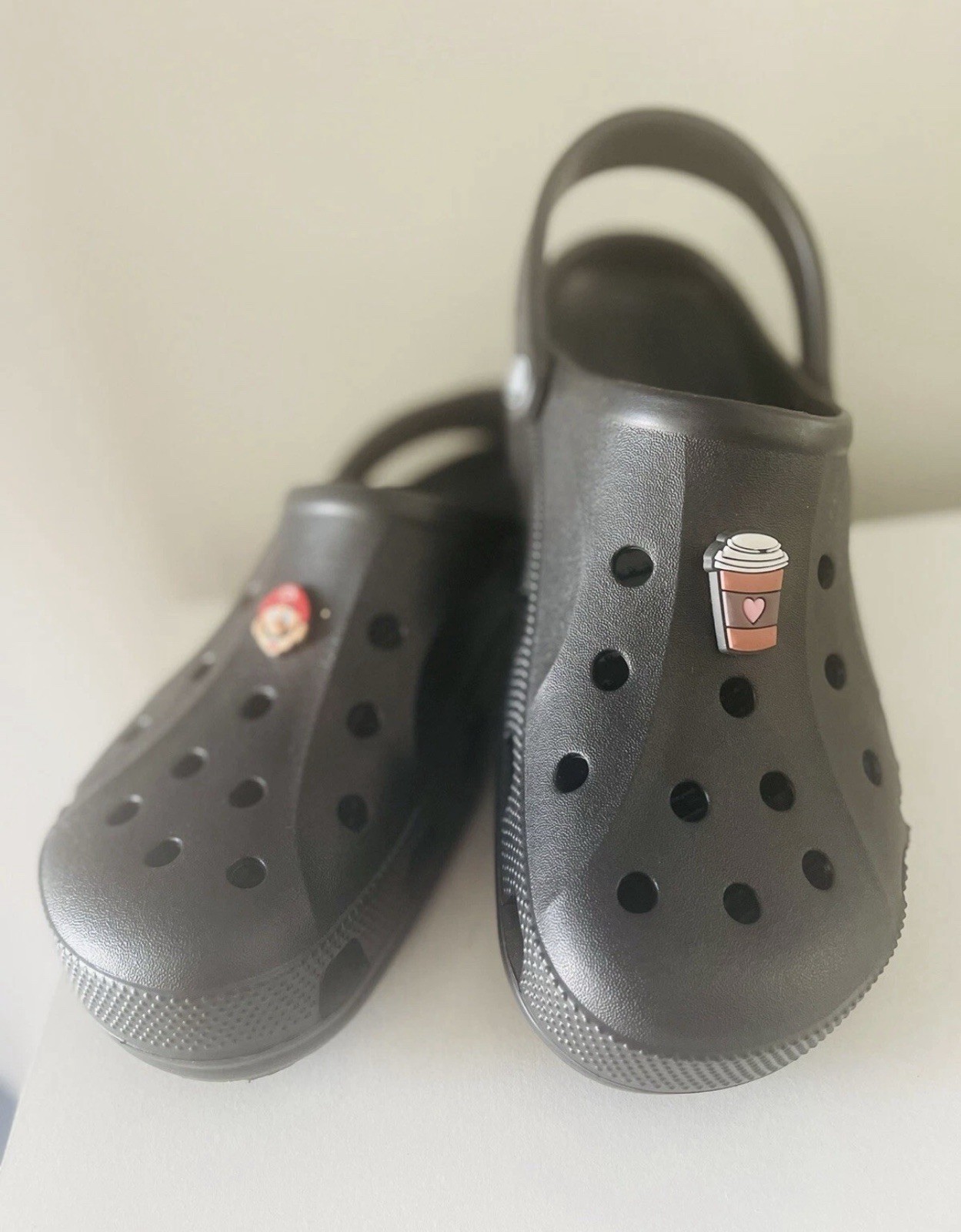 Crocs Men’s and Women’s Baya Clogs Waterproof Sandals Mens 9 / Womens 11