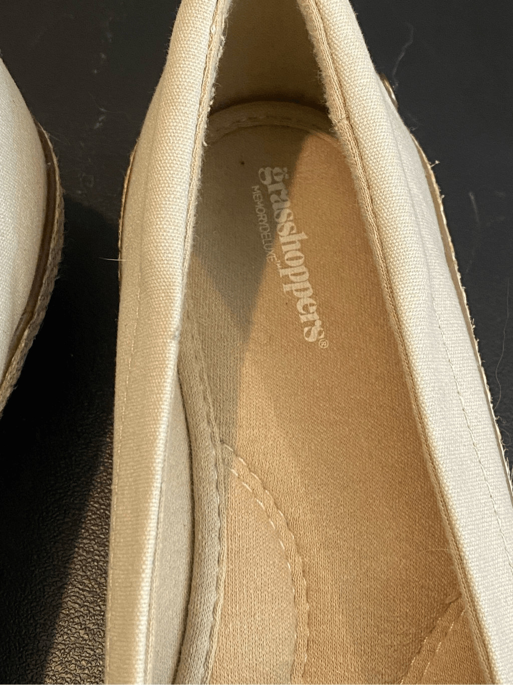 Grasshoppers Cream Semi-Casual Mesh Round Toe 1” Wedge Shoe Women’s 10M