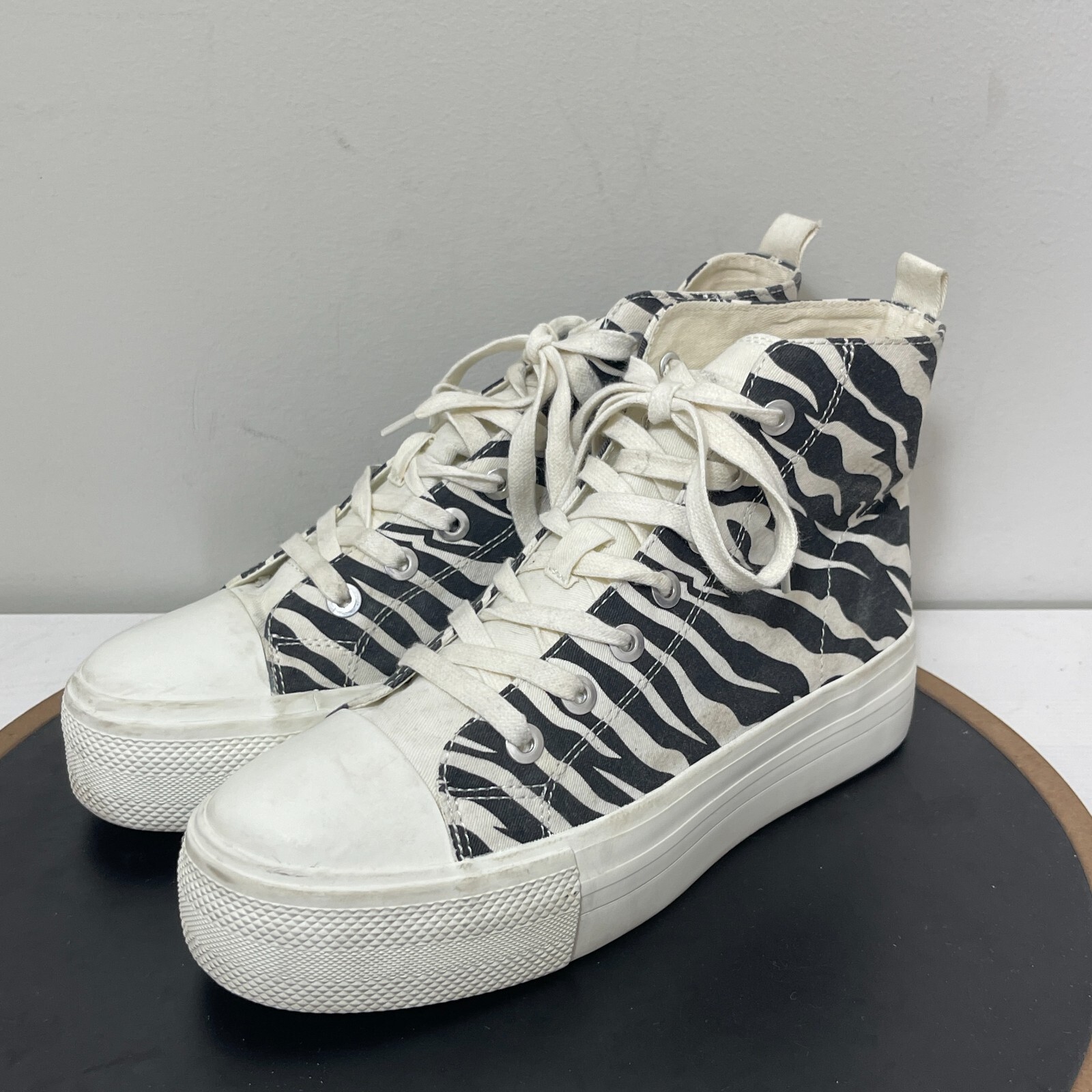 Pull&Bear Women’s Size 9 US Black and White Trainers Zebra High Top Sneakers