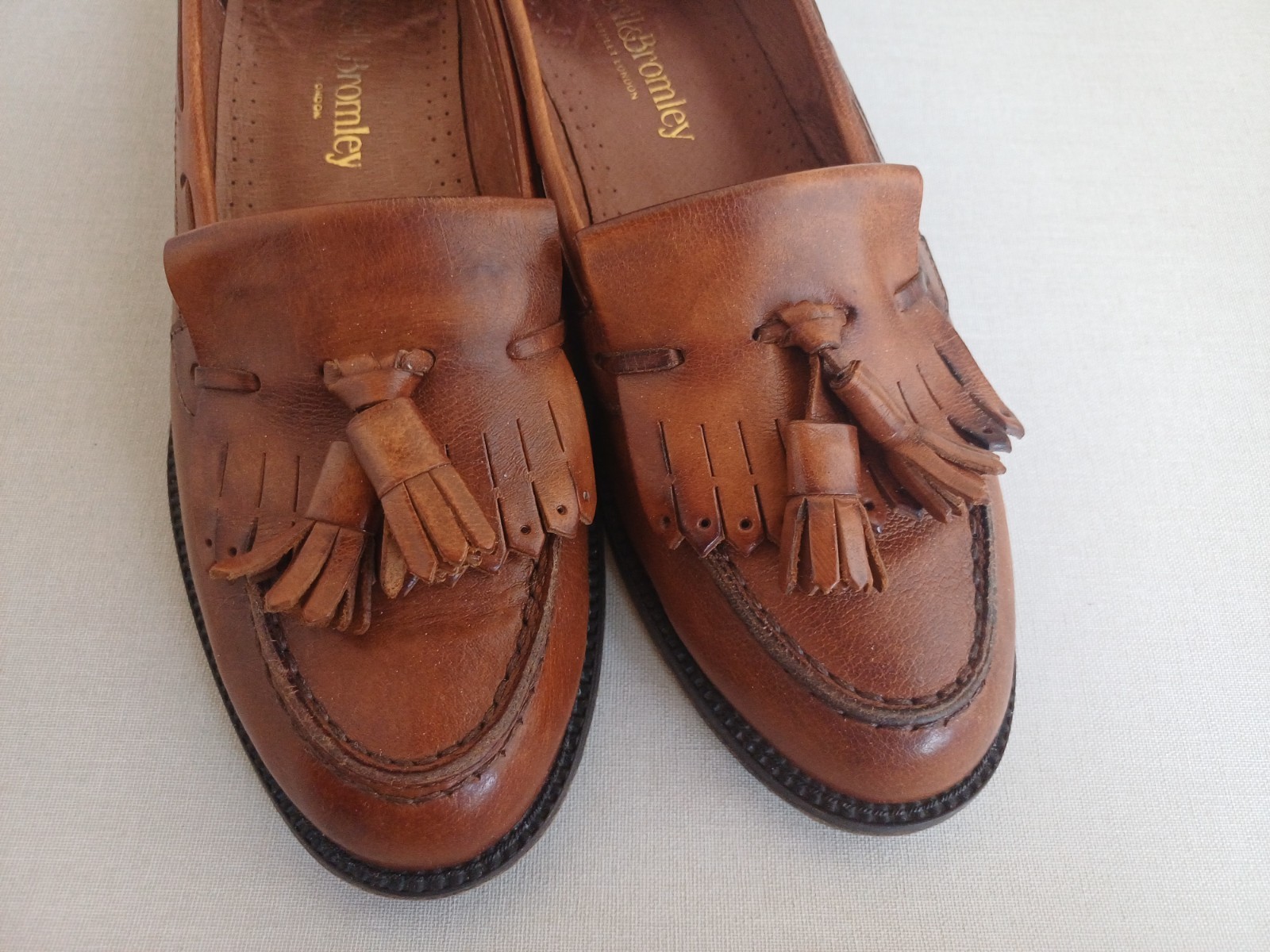 RUSSELL & BROMLEY Chester Brown Tassel College Loafers Shoes | SIZE 37.5 US 7