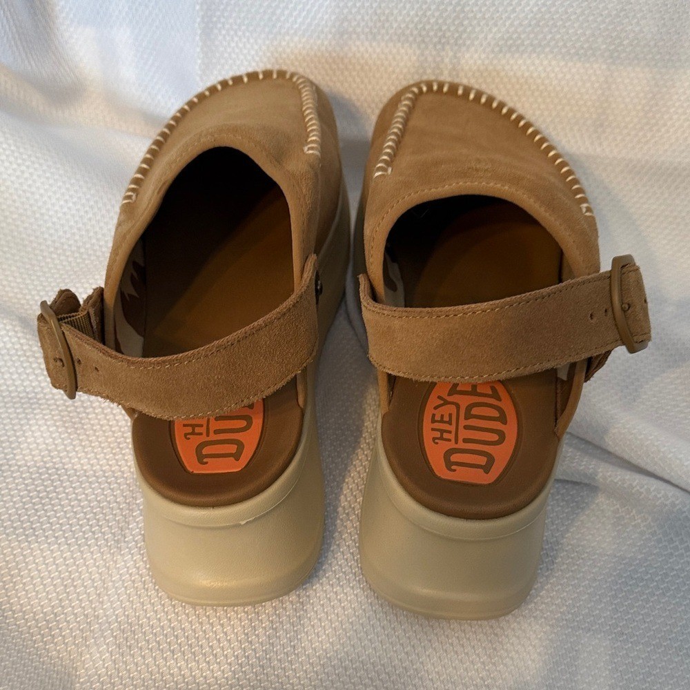 Hey Dude Delray Clog Suede Chestnut Brown Platform Mules Womens 11 44259-265