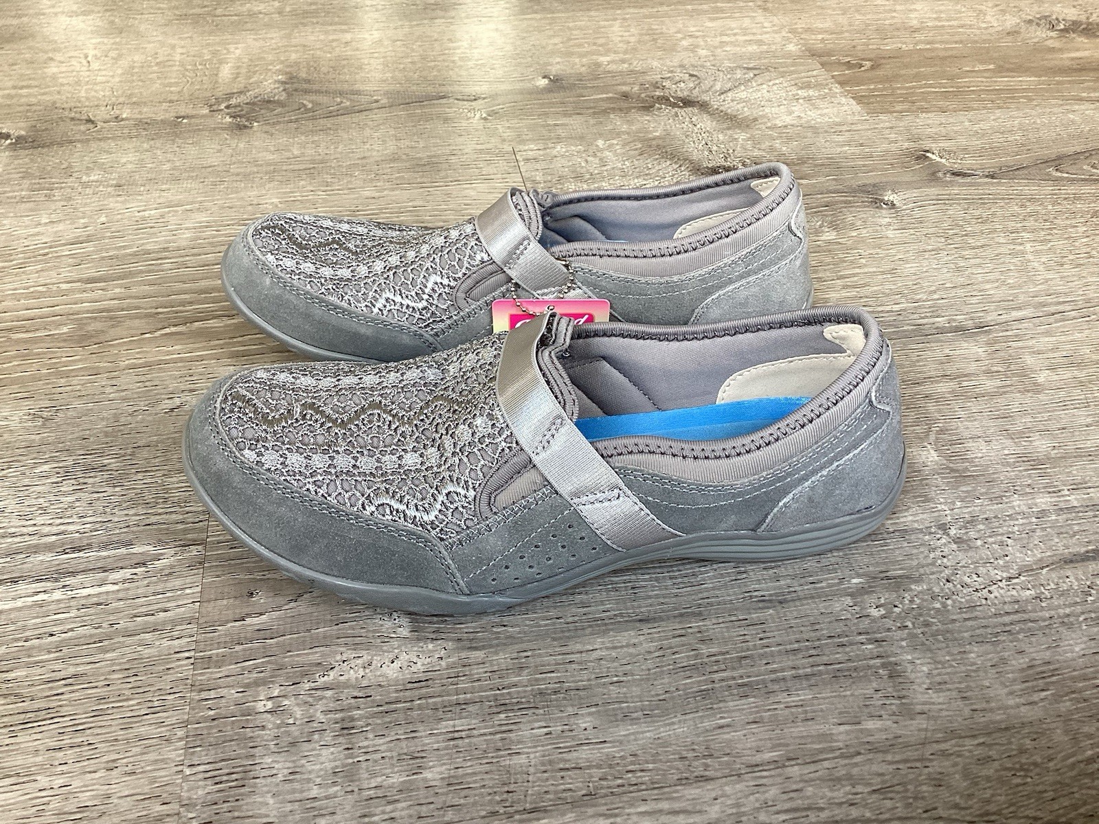 Skechers Womens Breathe Easy Relaxed Fit Size 9.5 Slip On Shoes Gray 88000DS