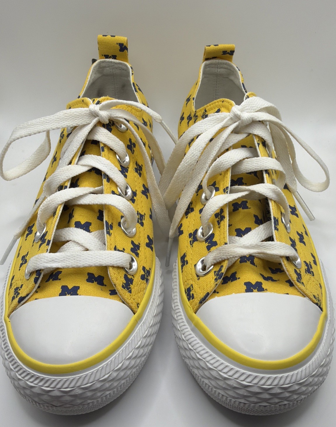 Skicks University of Michigan Yellow Low Top Shoes Chucks Style Women’s 5 M