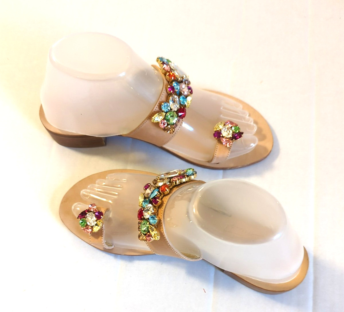 SINISCALCHI Sorrento Bejeweled Leather Sandals 7.5 (38) Statement Glamorous Chic