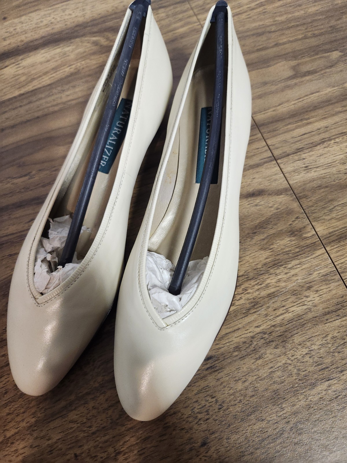 naturalizer Nude Tan Flats Nwob Soze 8 1/2 AAA 8.5 AAA