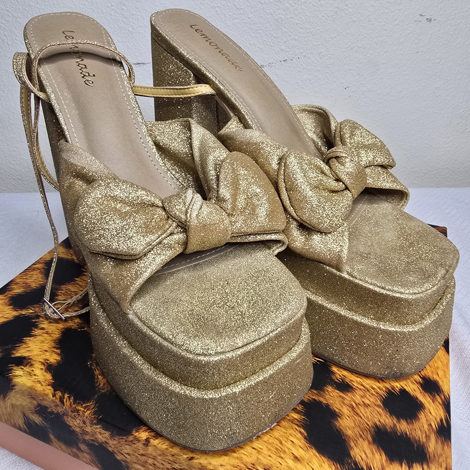 Lemonade Hot Sauce Gold Platform Bow Heels – Women’s Size 9