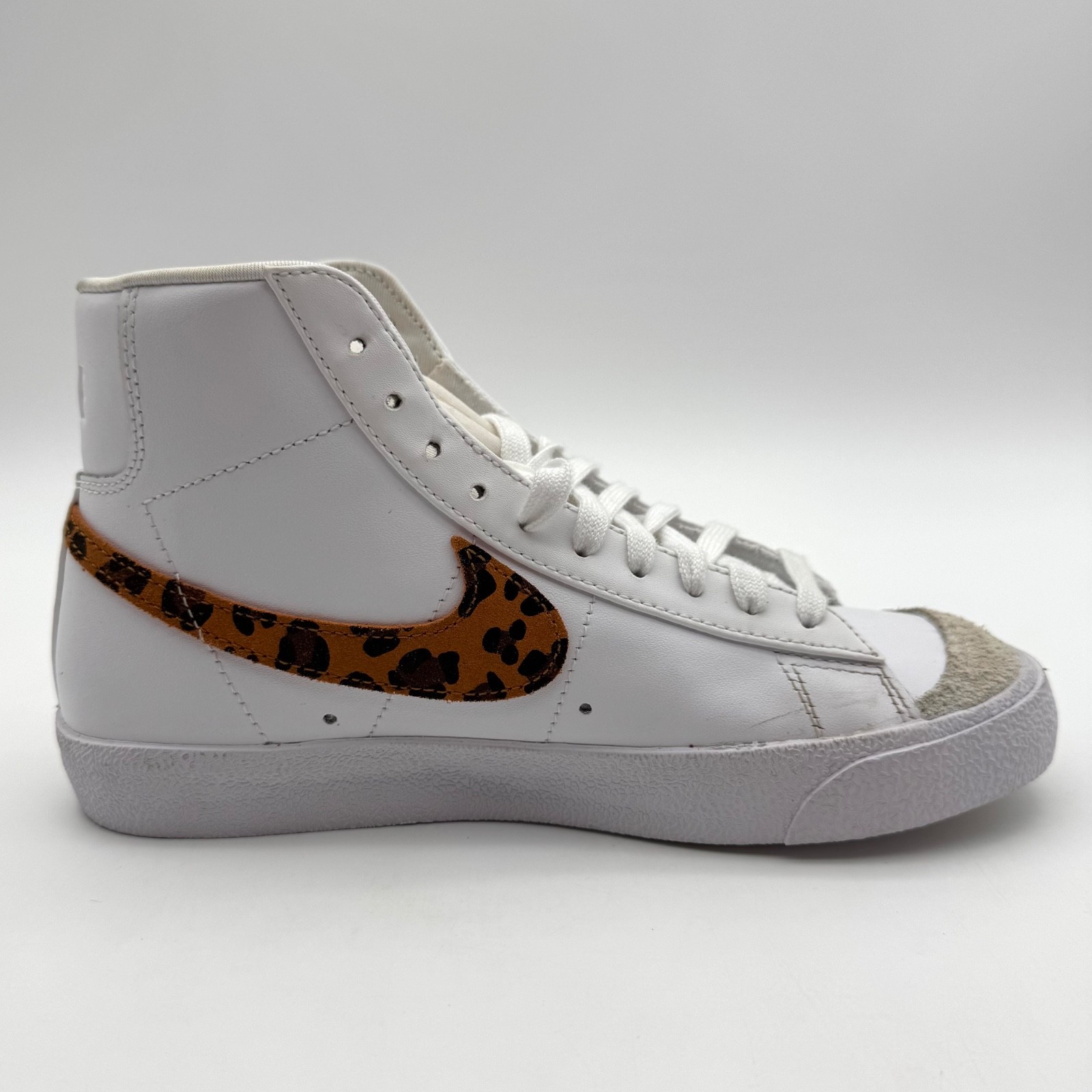 Nike Blazer ’77 Mid Leopard White DA8736-101 Women’s Size 7 NEW