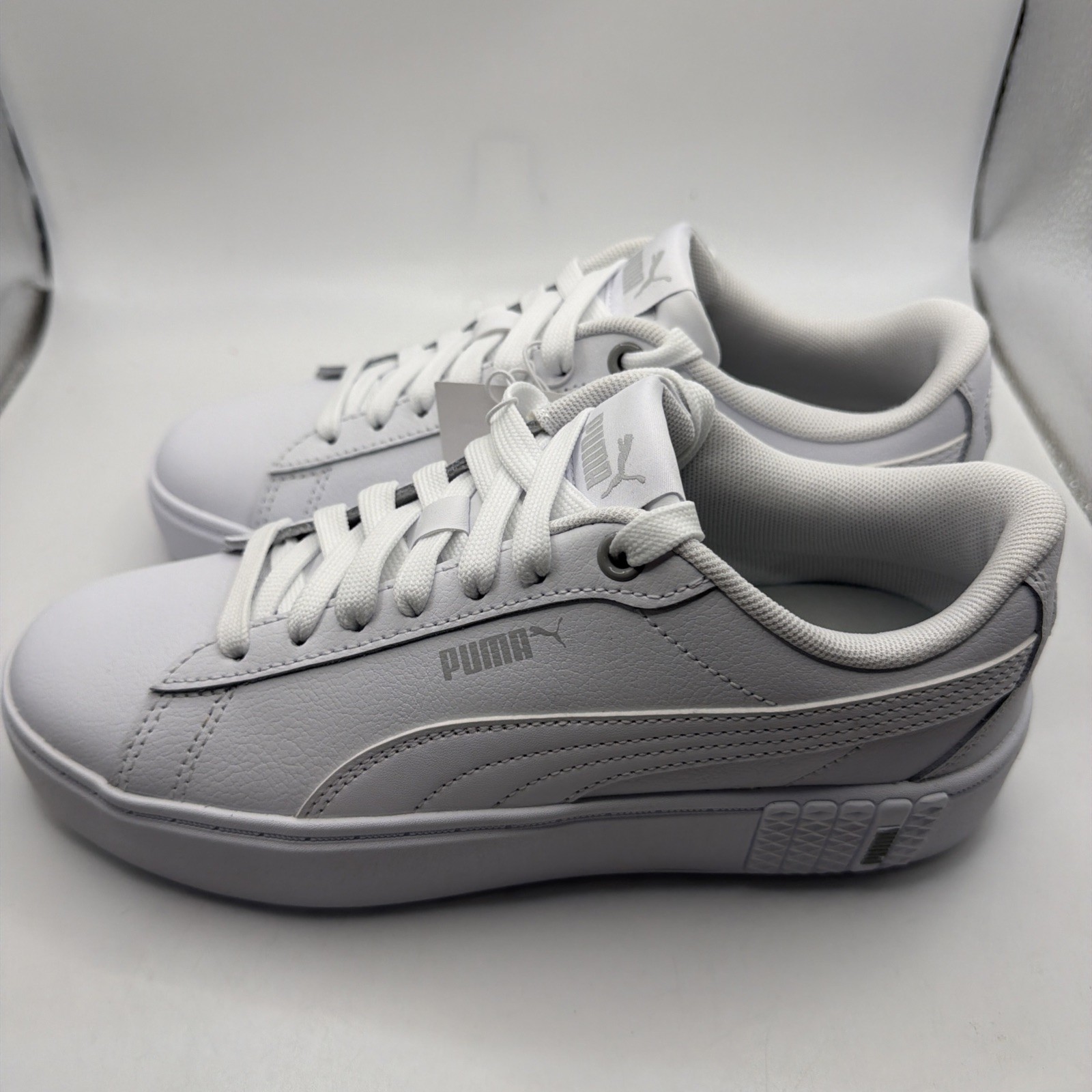 PUMA Women’s Smash Platform Lifestyle Shoes White 394006-01 Sz 7