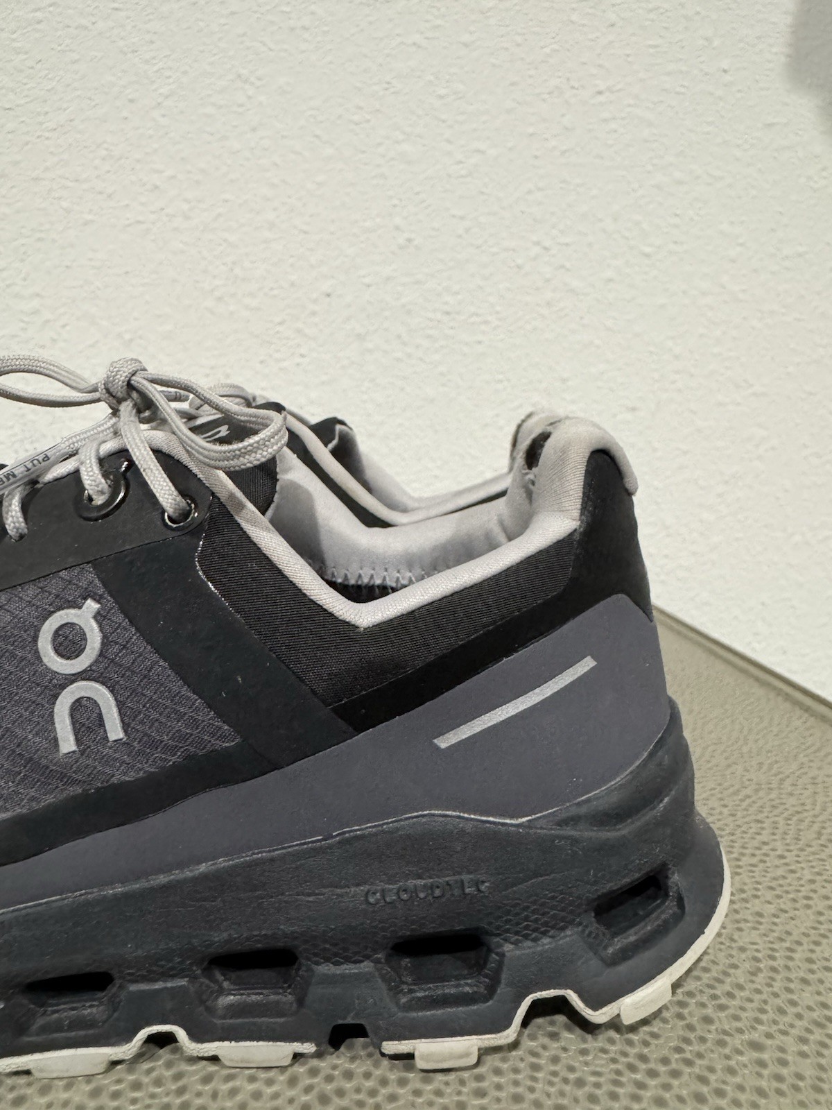 On Cloudvista Waterproof Eclipse Black Athletic Shoes Women’s Size 7.5